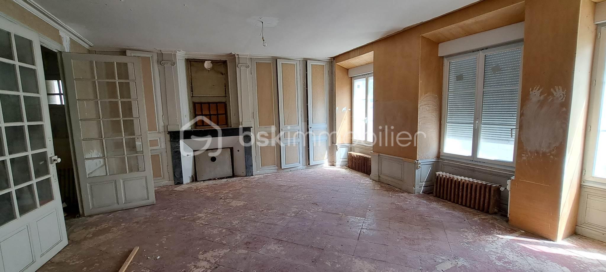 Immeuble de 320 m² - 344549691_632062748450561_8606154486843679817_n.jpg