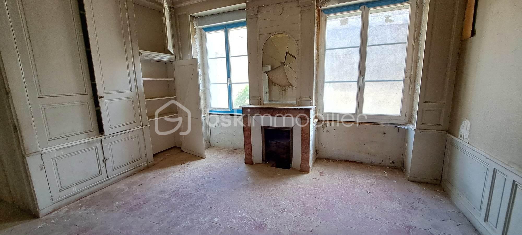 Immeuble de 320 m² - 361680914_296758156247406_731390223390452413_n.jpg