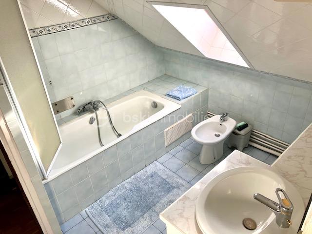 Maison de 158 m² - dubroeucq salle de bains.jpg