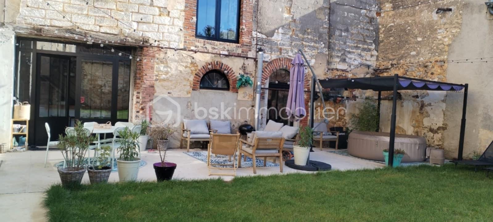 Maison de 392 m² - 744ea696-9f8d-44ce-9be2-4395f7caaa6a.jpg