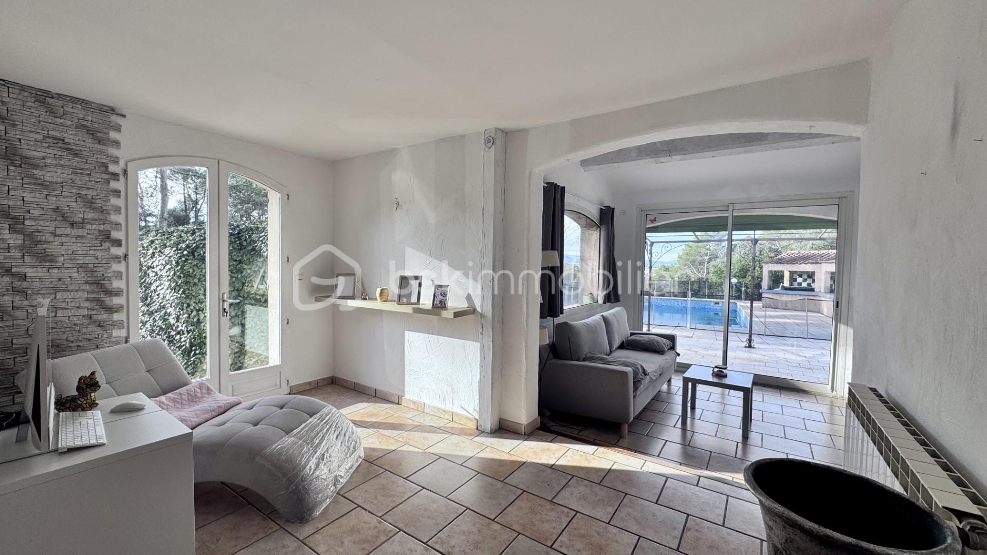 Maison provencale de 131 m² - Salon 3.jpeg