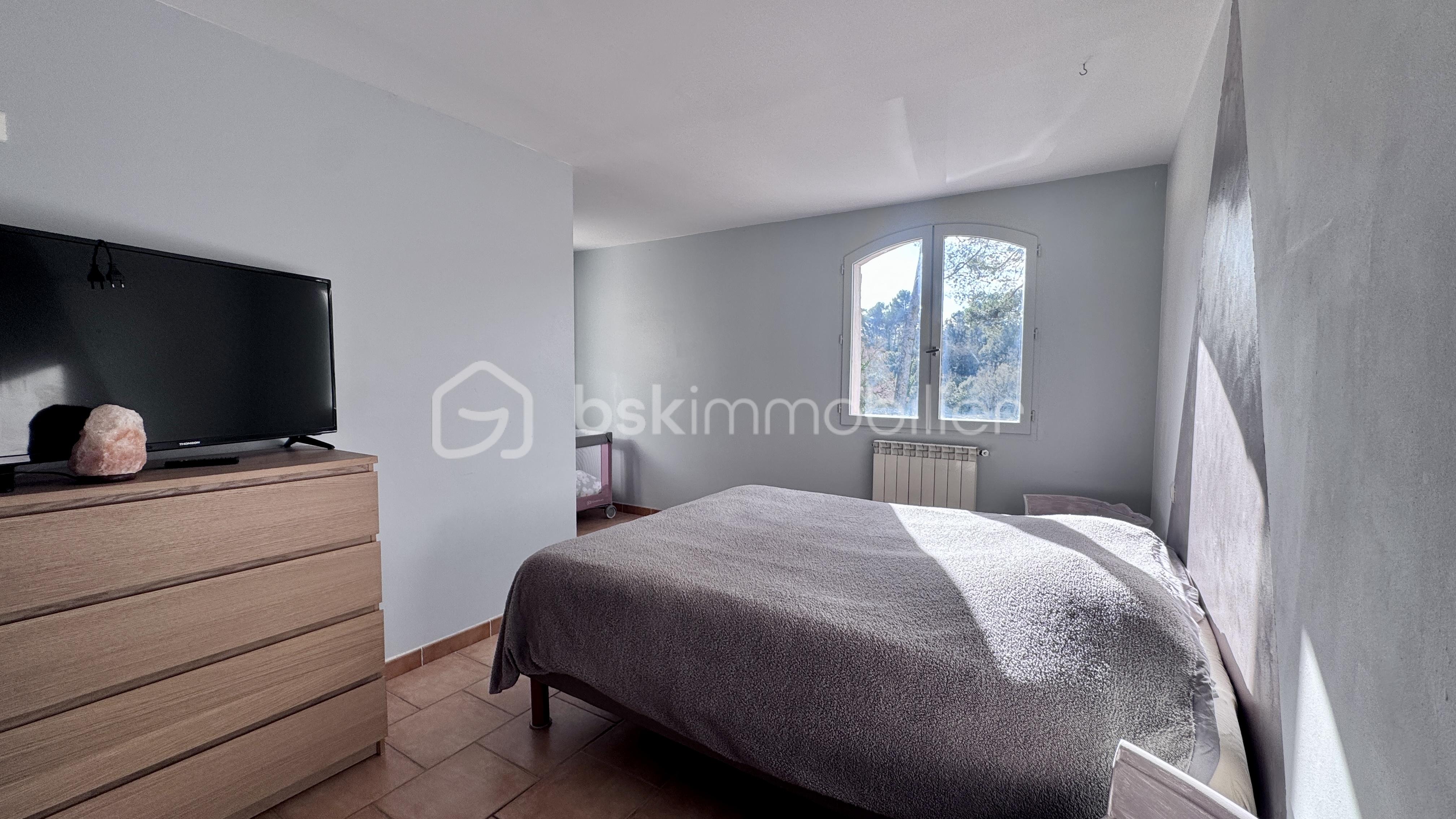 Maison provencale de 131 m² - Ch 1b.jpg