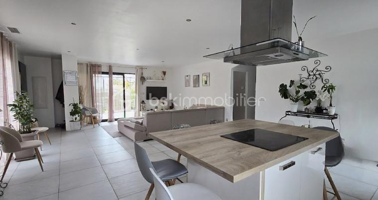 Villa de 120,55 m² - 864e9a0055630df43d51ca78c7a397c27cdbe61ef97d6e691dd2032a9d29184b.jpg