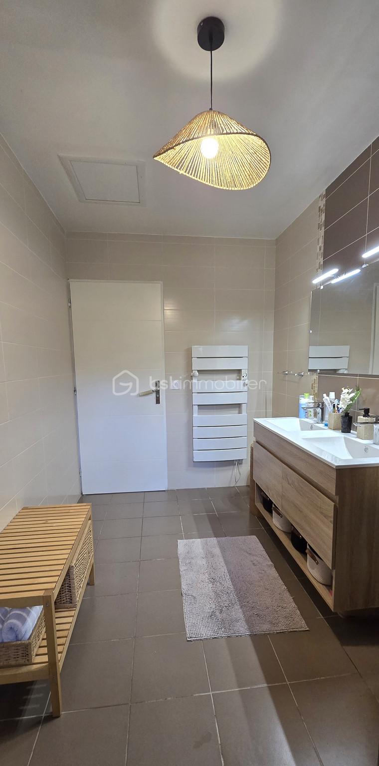 Villa de 120,55 m² - be05a0e69069b6ecbd1c5b2621c2ba79a6698e689eca29261e1b7ff76d917fe6.jpg