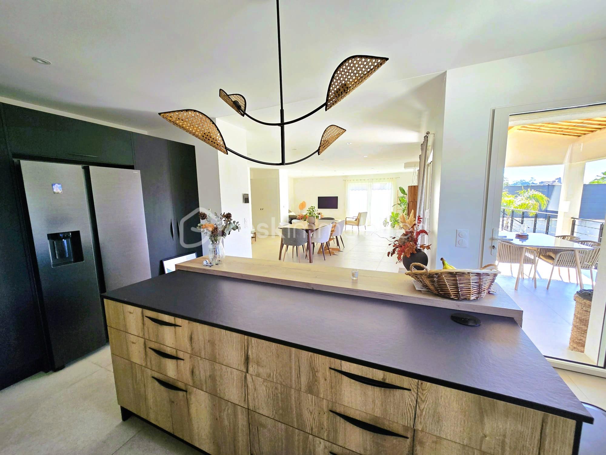 2 CUISINE ACCES TERRASSE.jpeg