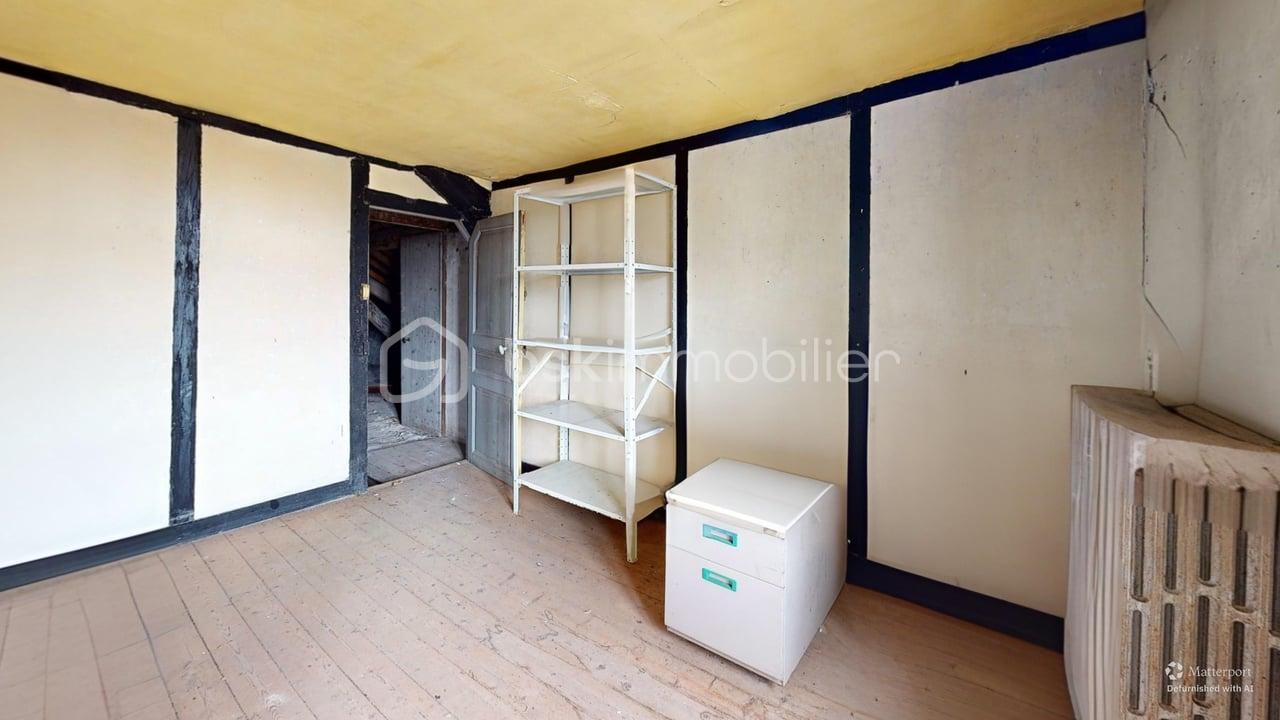Maison de 400,50 m² - Bien-avec-travaux--Bedroom-Defurnished 9.jpg