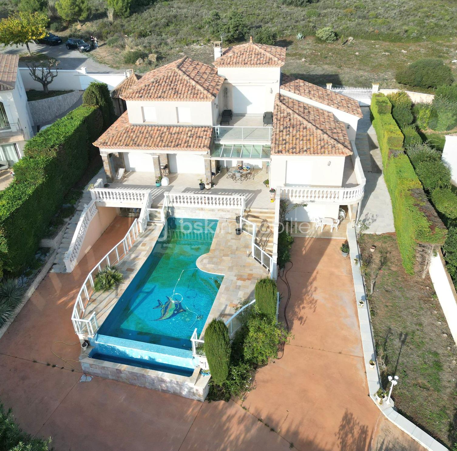 Maison traditionnelle de 250 m²