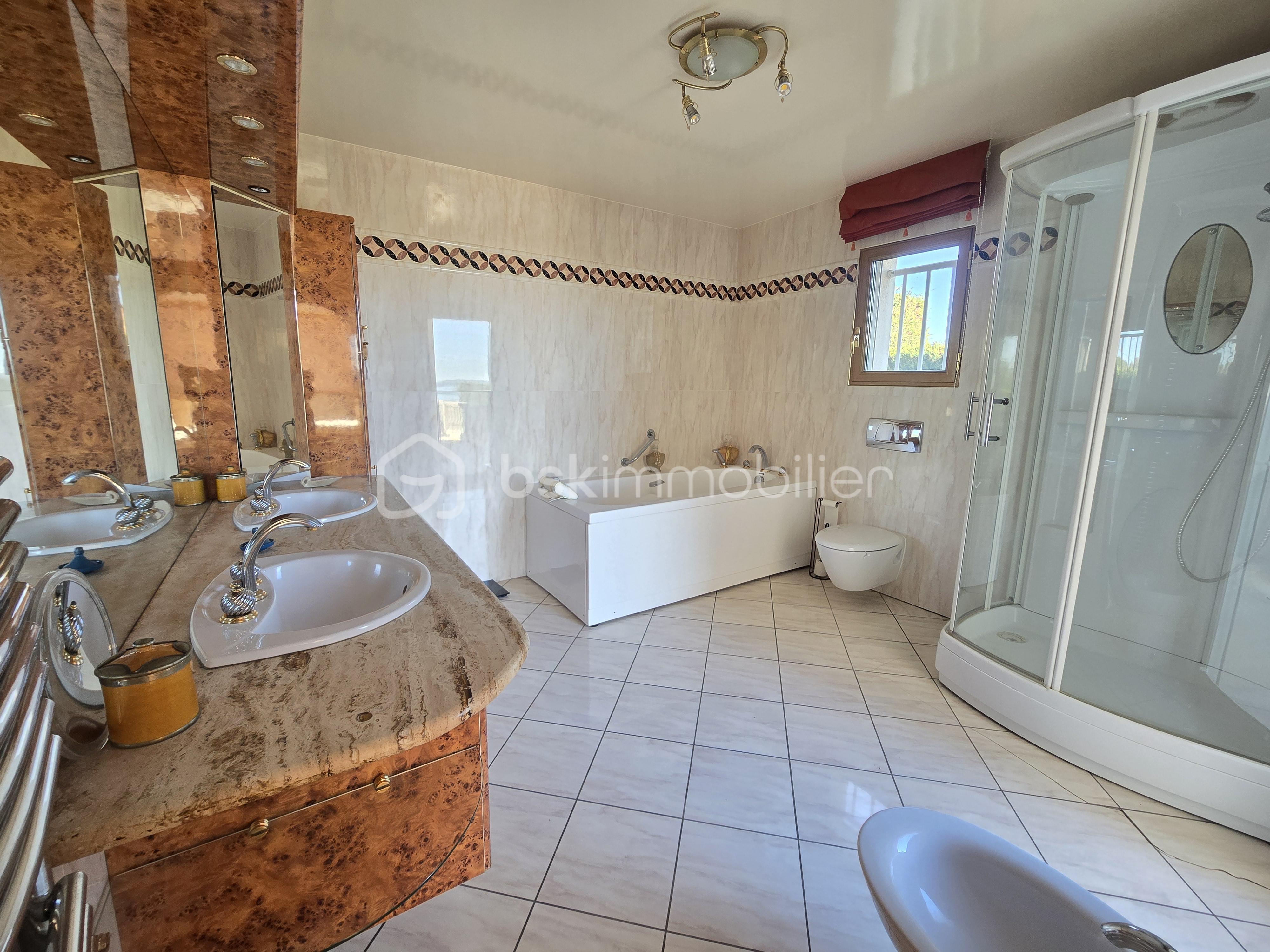 Maison traditionnelle de 250 m² - 20251208_113747.jpg