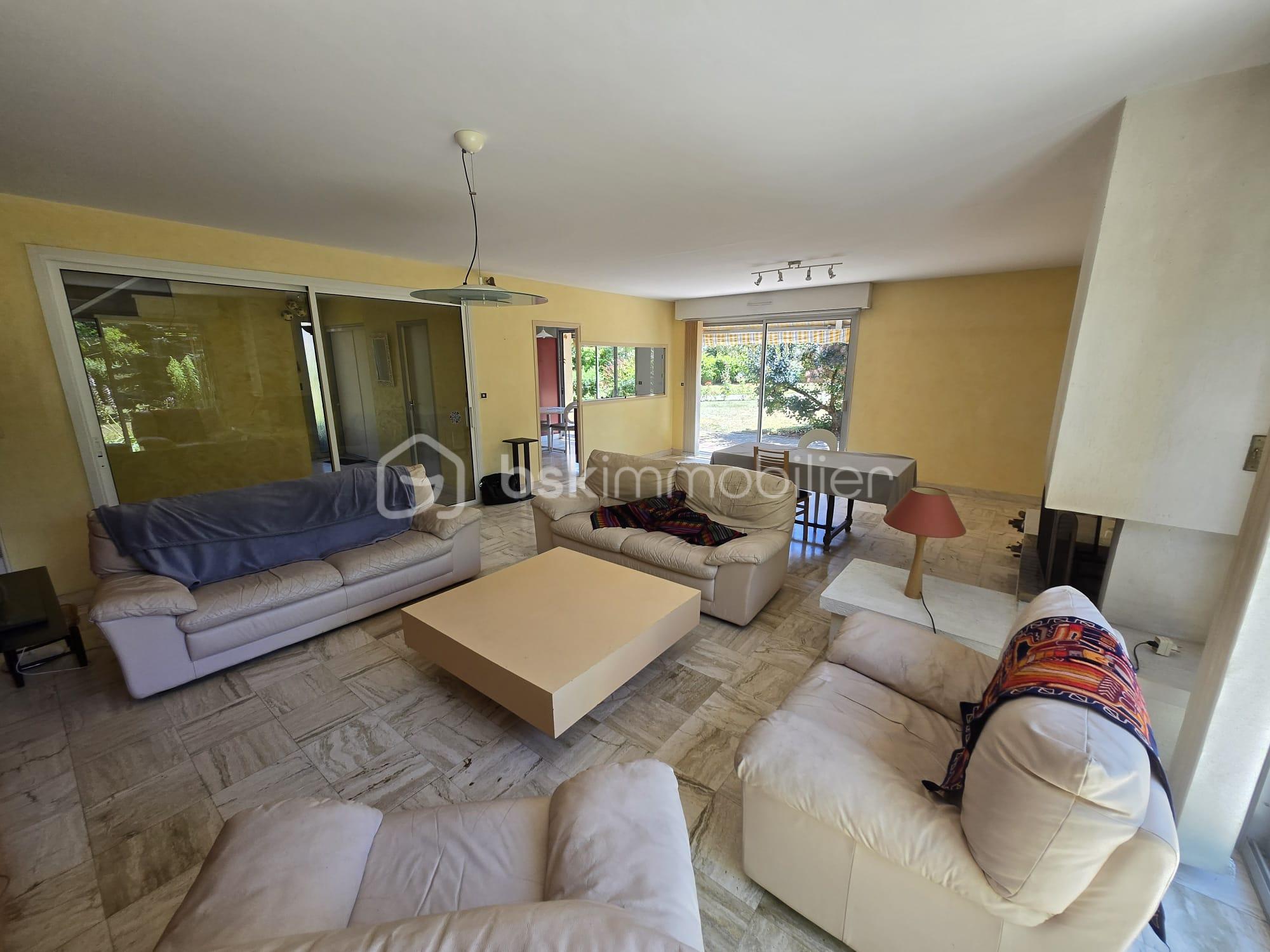 Pavillon de 124 m² - IMG-20250706-WA0026.jpg (1).jpeg