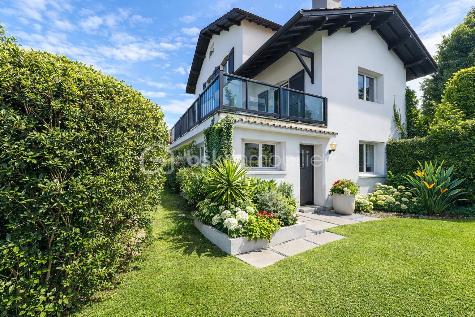 facade cote studio.png