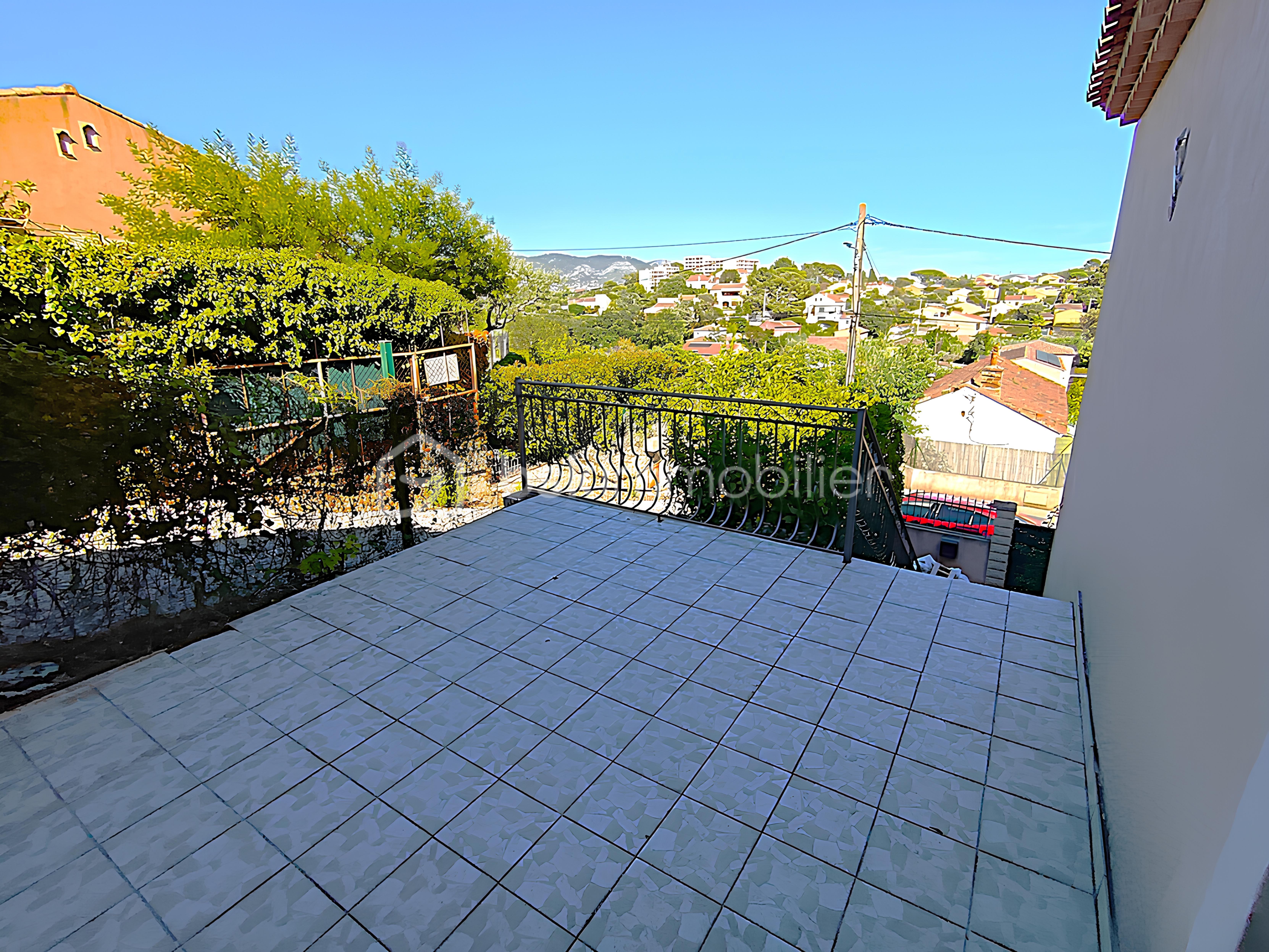 Maison de 111 m² - Z 30 Terrasse entrée.jpg