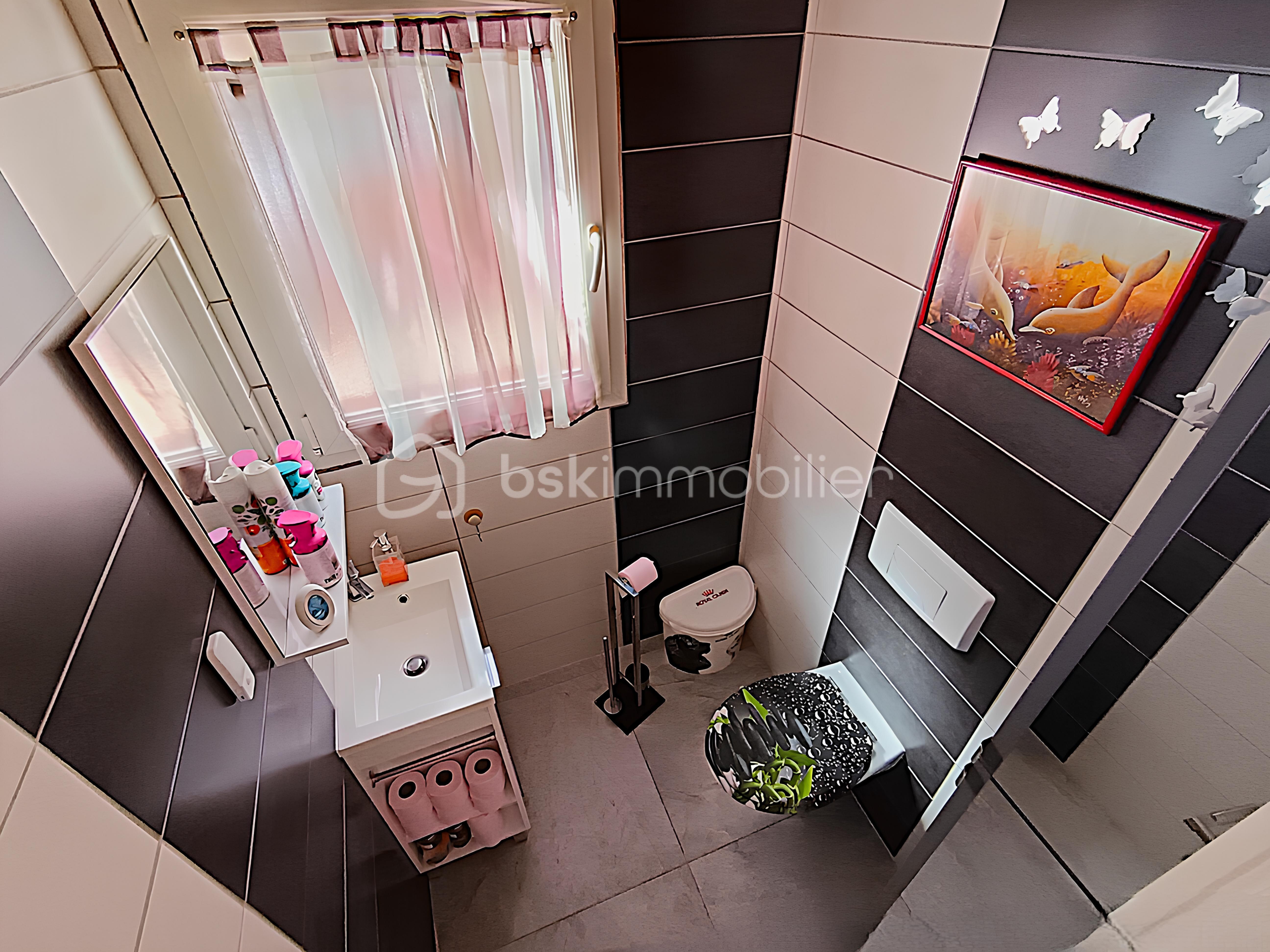 Maison de 111 m² - 14 WC.jpg