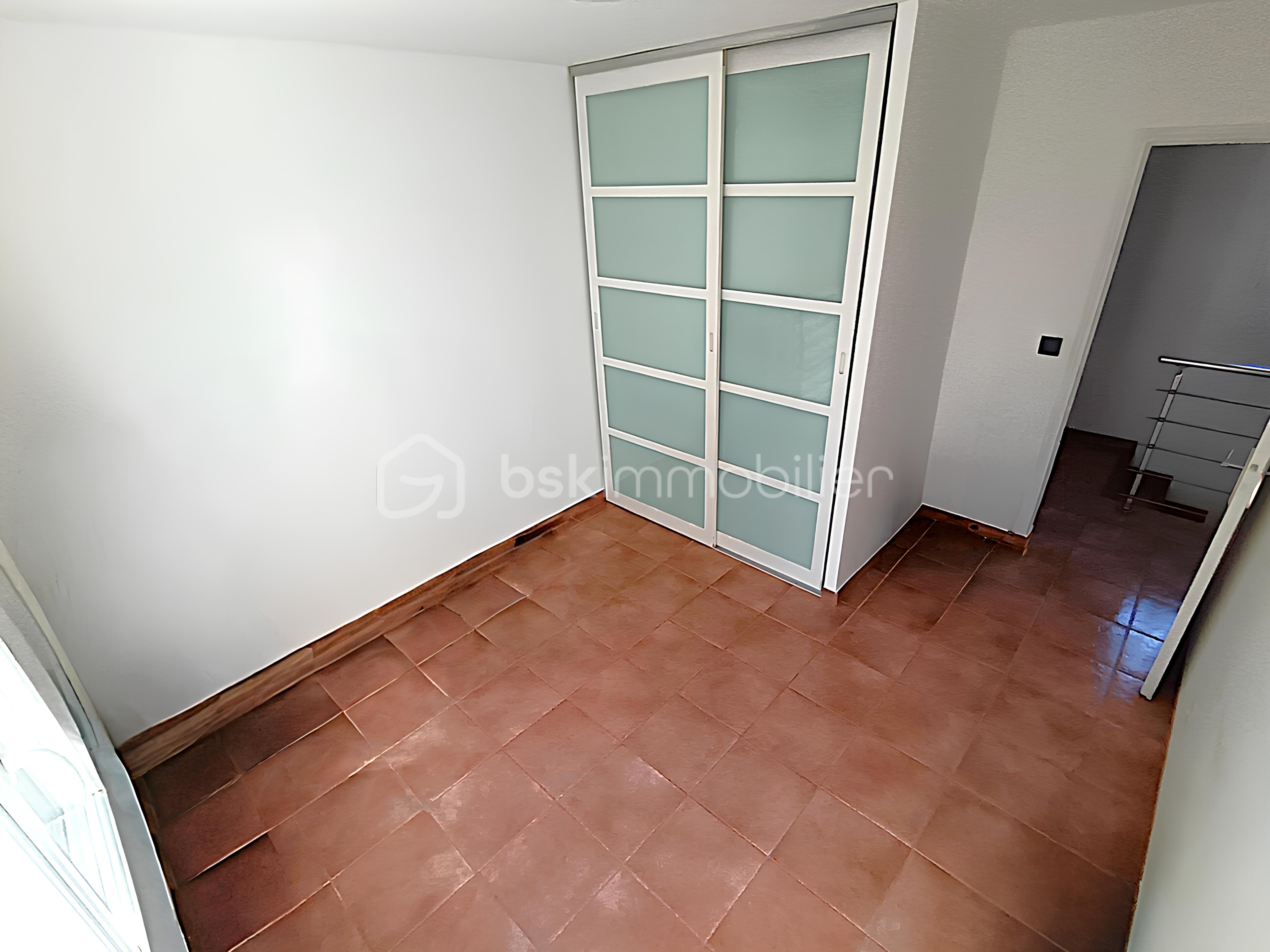 Maison de 111 m² - 19A Chambre haut 2B.jpg