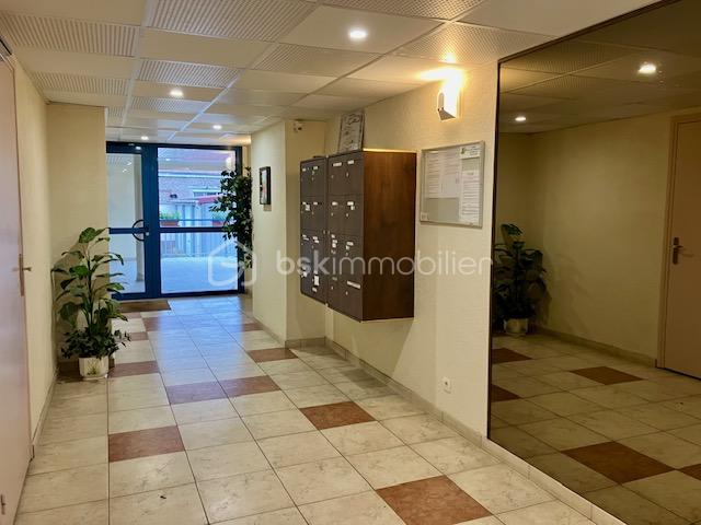 Appartement de 41 m² - bailleul hall 2 miroir.jpg