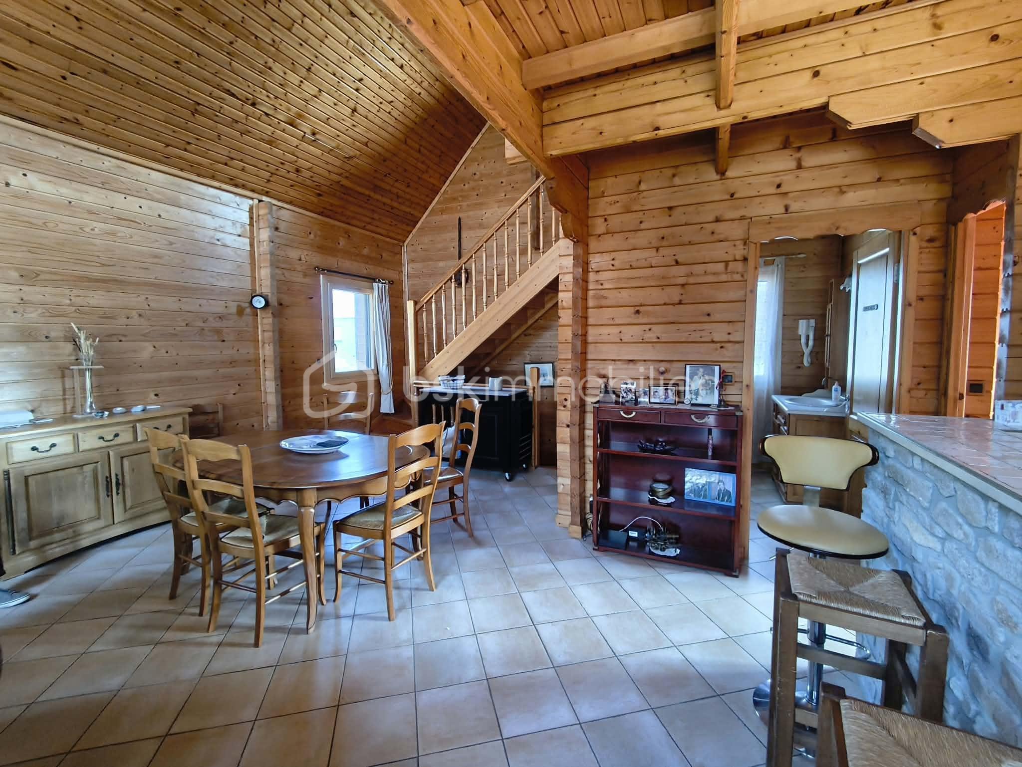 0083f658-8d17-4c4d-bb1a-a1bd1d80df32.jpg