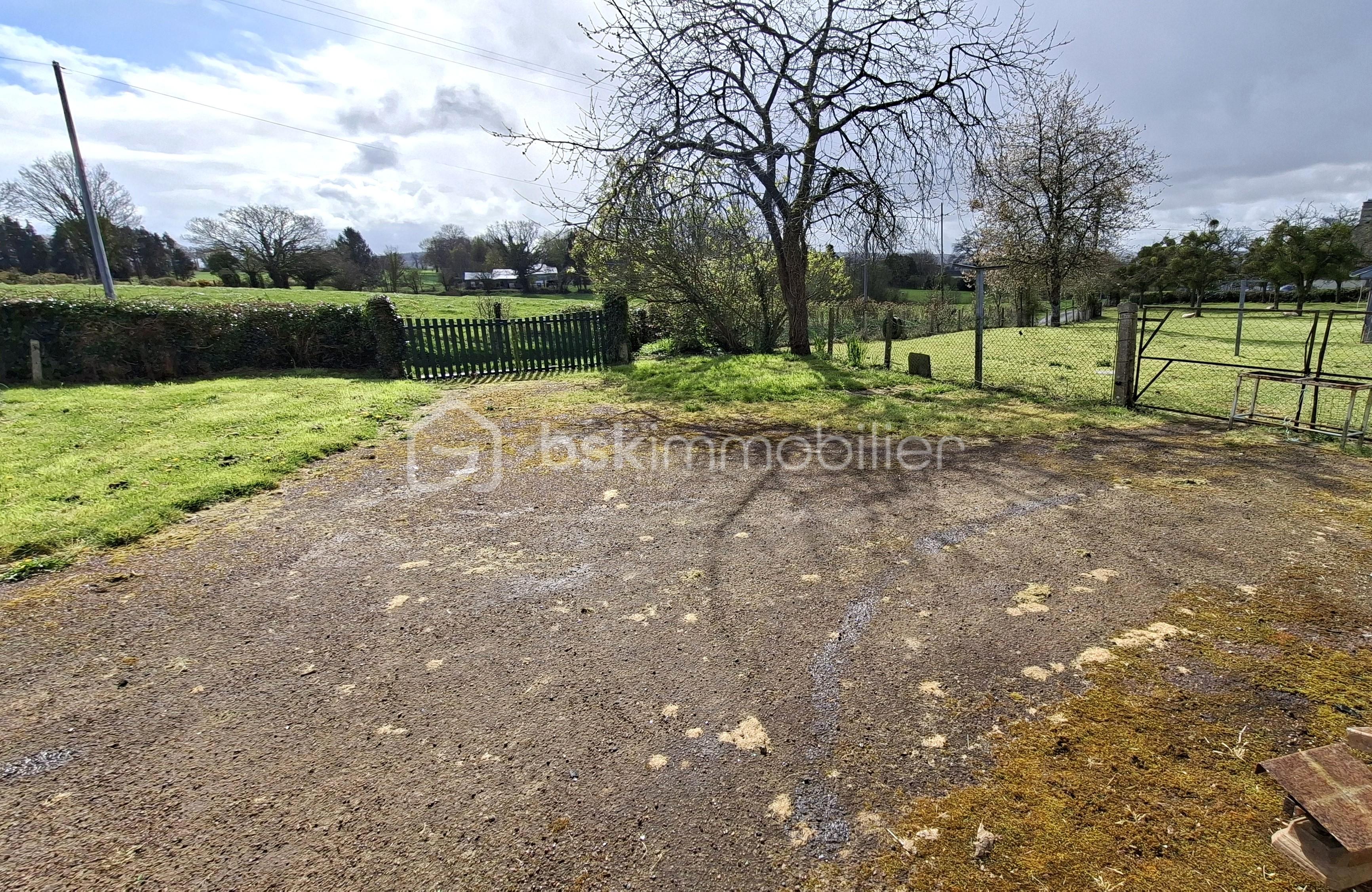 MAUDUIT portail cour avant.jpg