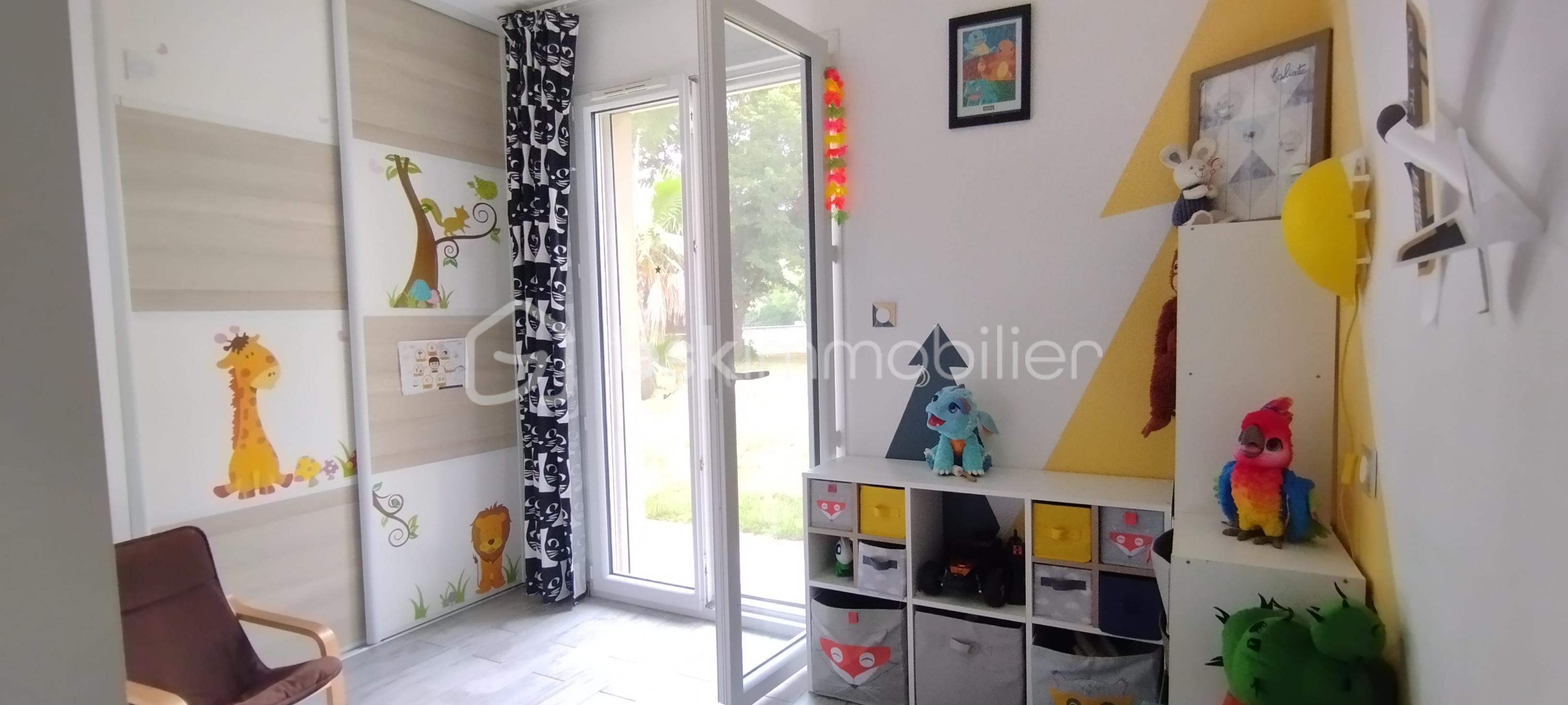 Maison contemporaine de 125 m² - 6 - Ch 1 fenetre ouverte.jpg
