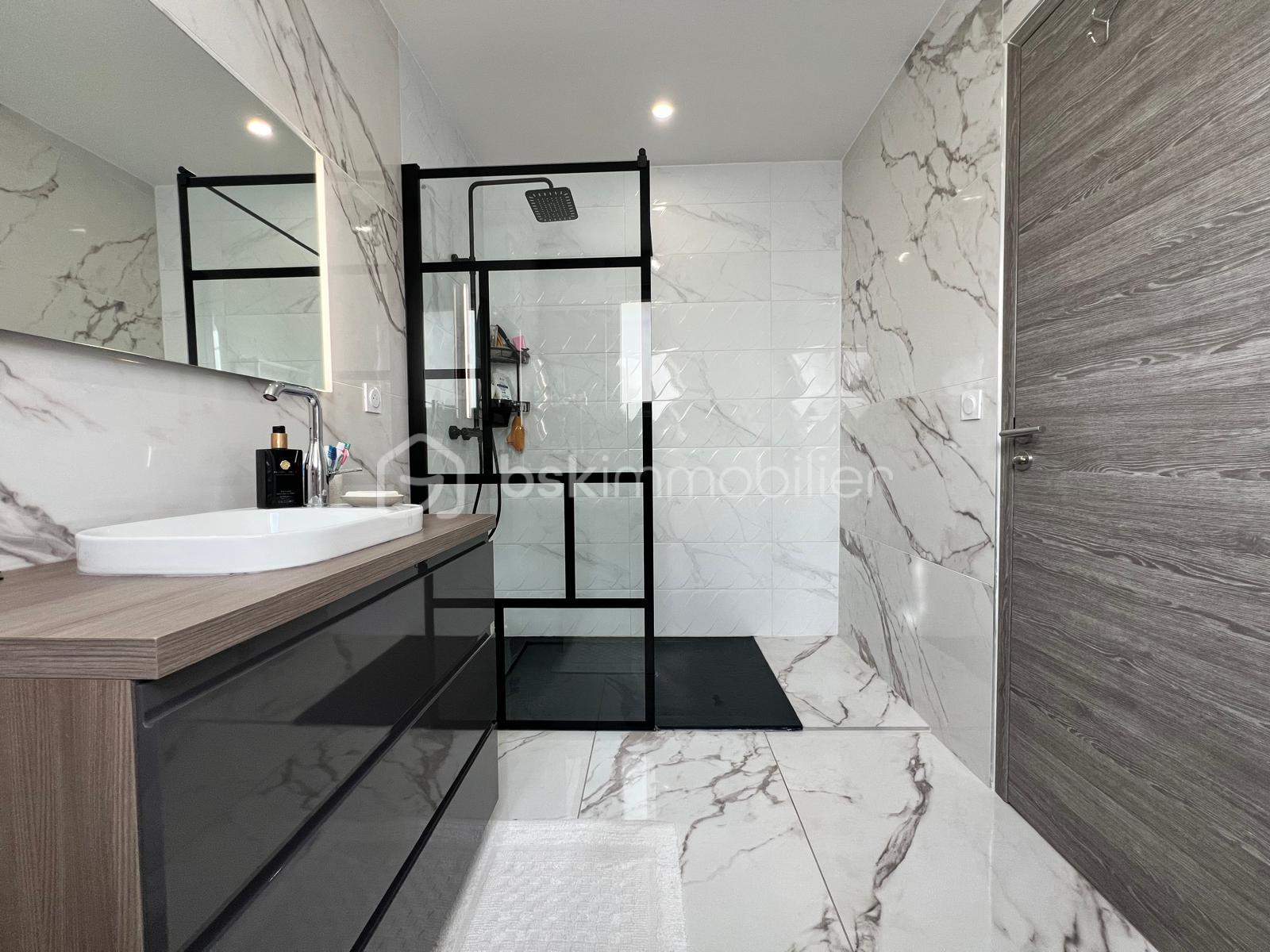 Villa de 140 m² - 253ae8e9-5a96-4a88-ae09-7110ffdd781d.jpeg