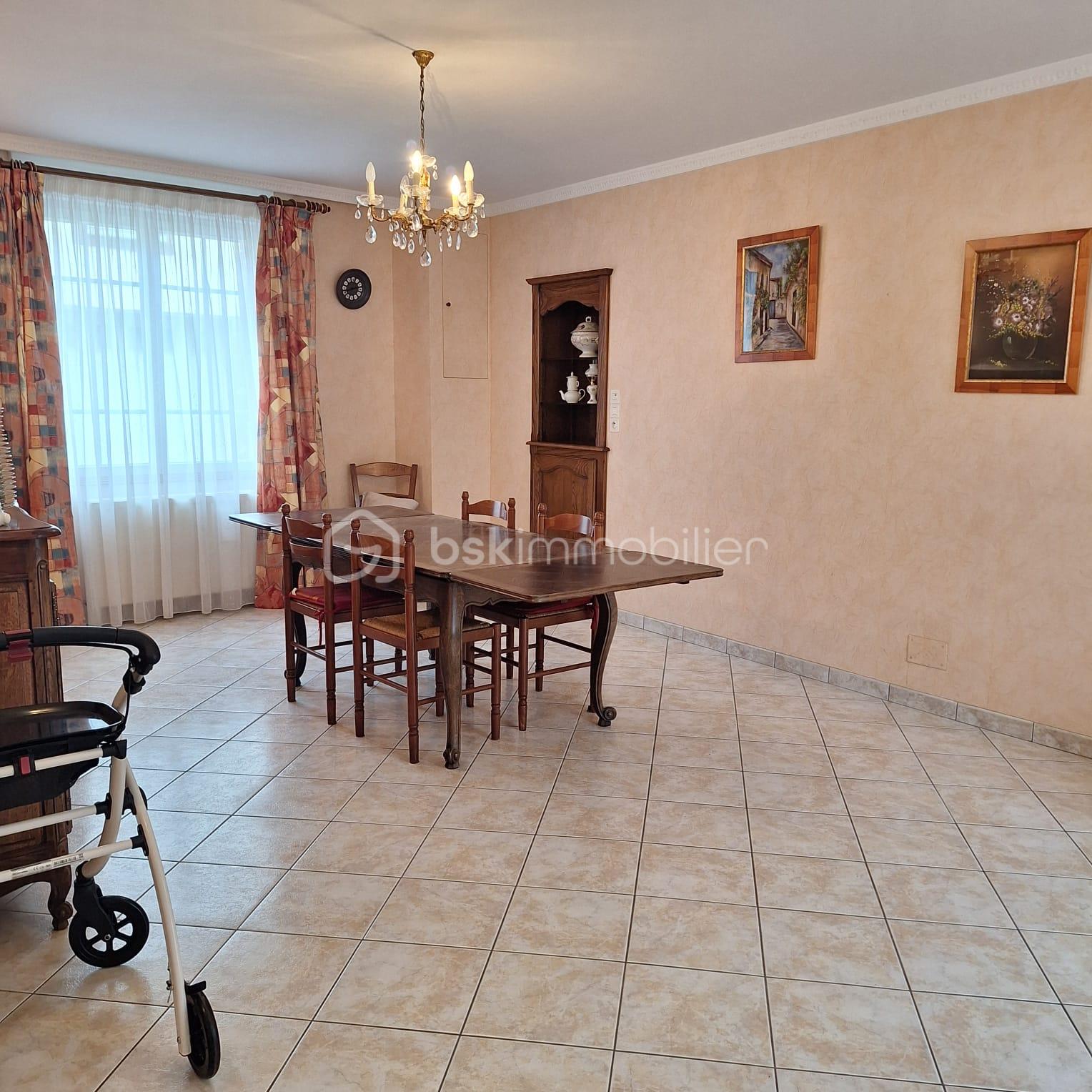 Maison de village de 171 m² - 102f1b40-e4d5-4d87-b0f0-6d41233570b6.jfif