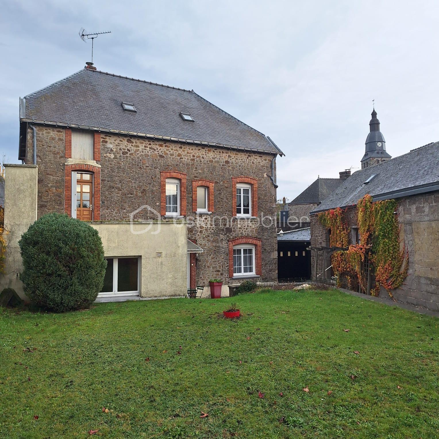 Maison de village de 171 m² - f6e6604a-45cb-456a-a770-17a5f3613623.jfif