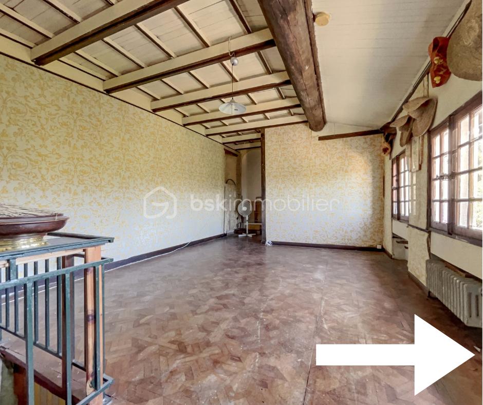 Maison ancienne de 155 m² - Salon etage 2 Menerbes avant.png