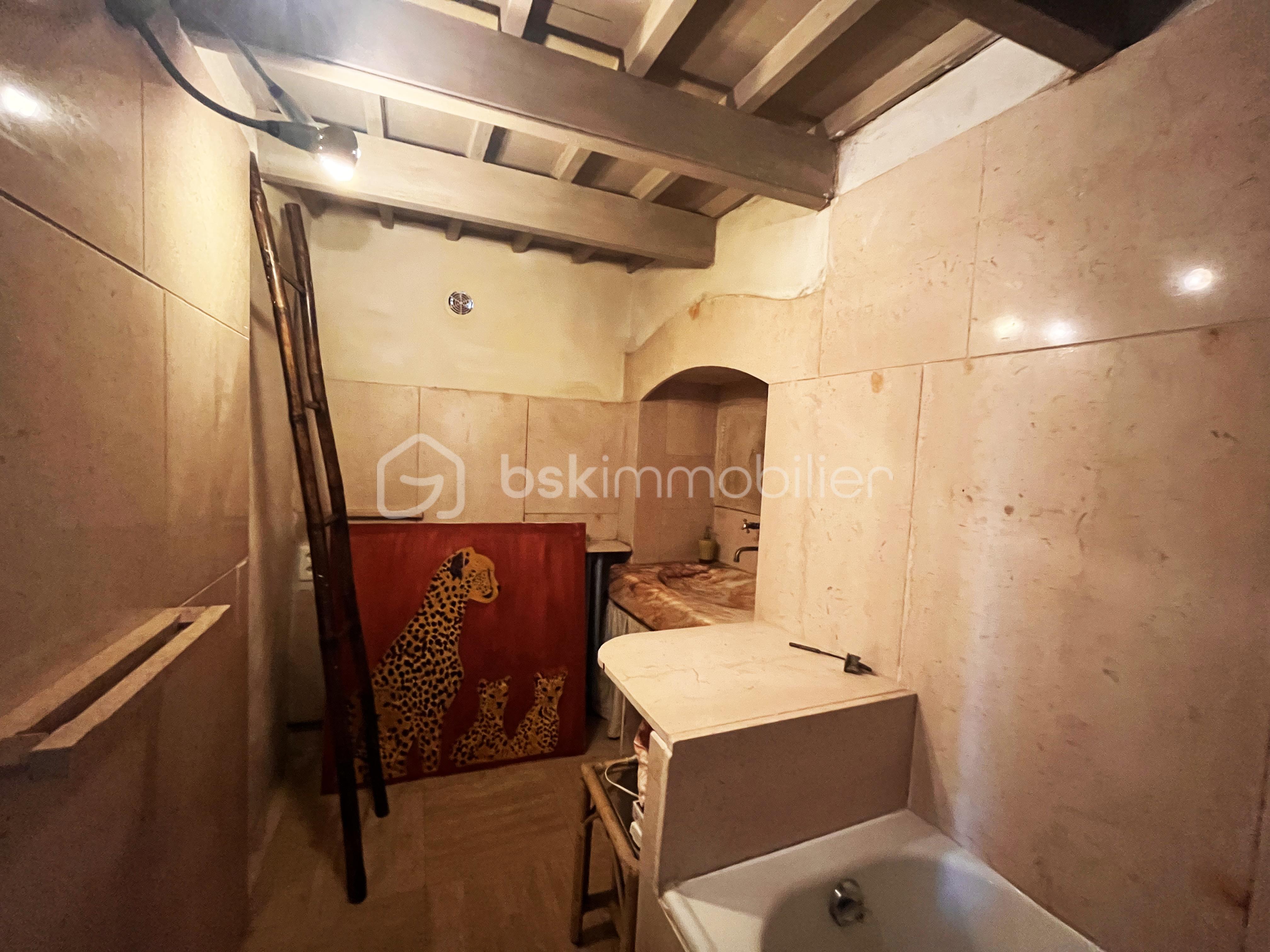Maison ancienne de 155 m² - SDB Etage.jpg