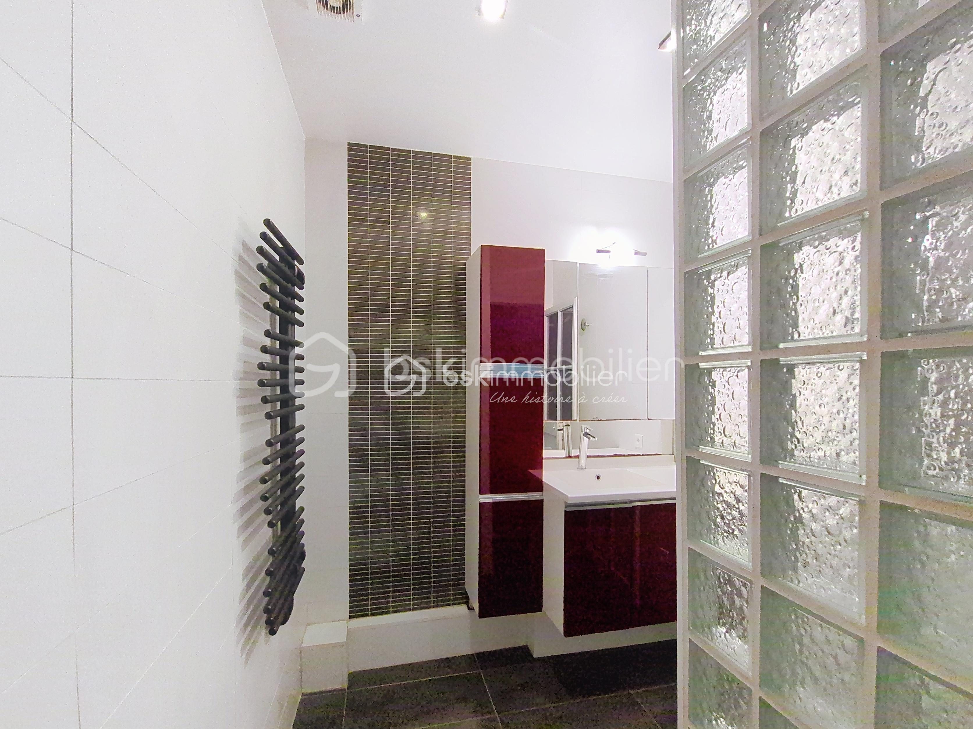 Appartement de 154,82 m² - salle d'eau.jpg