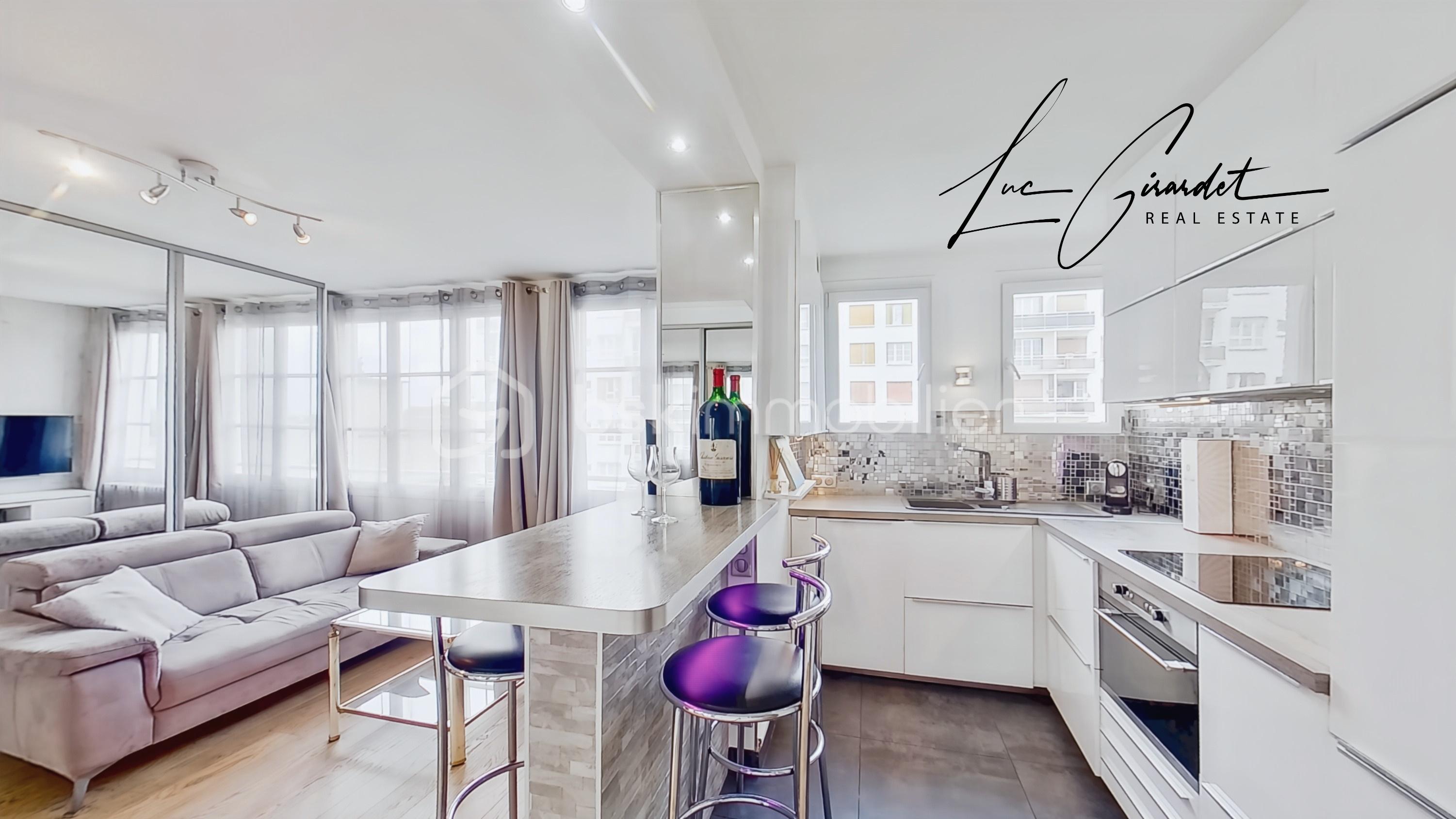 Appartement de 51 m² - salon cuisine lateral.jpg