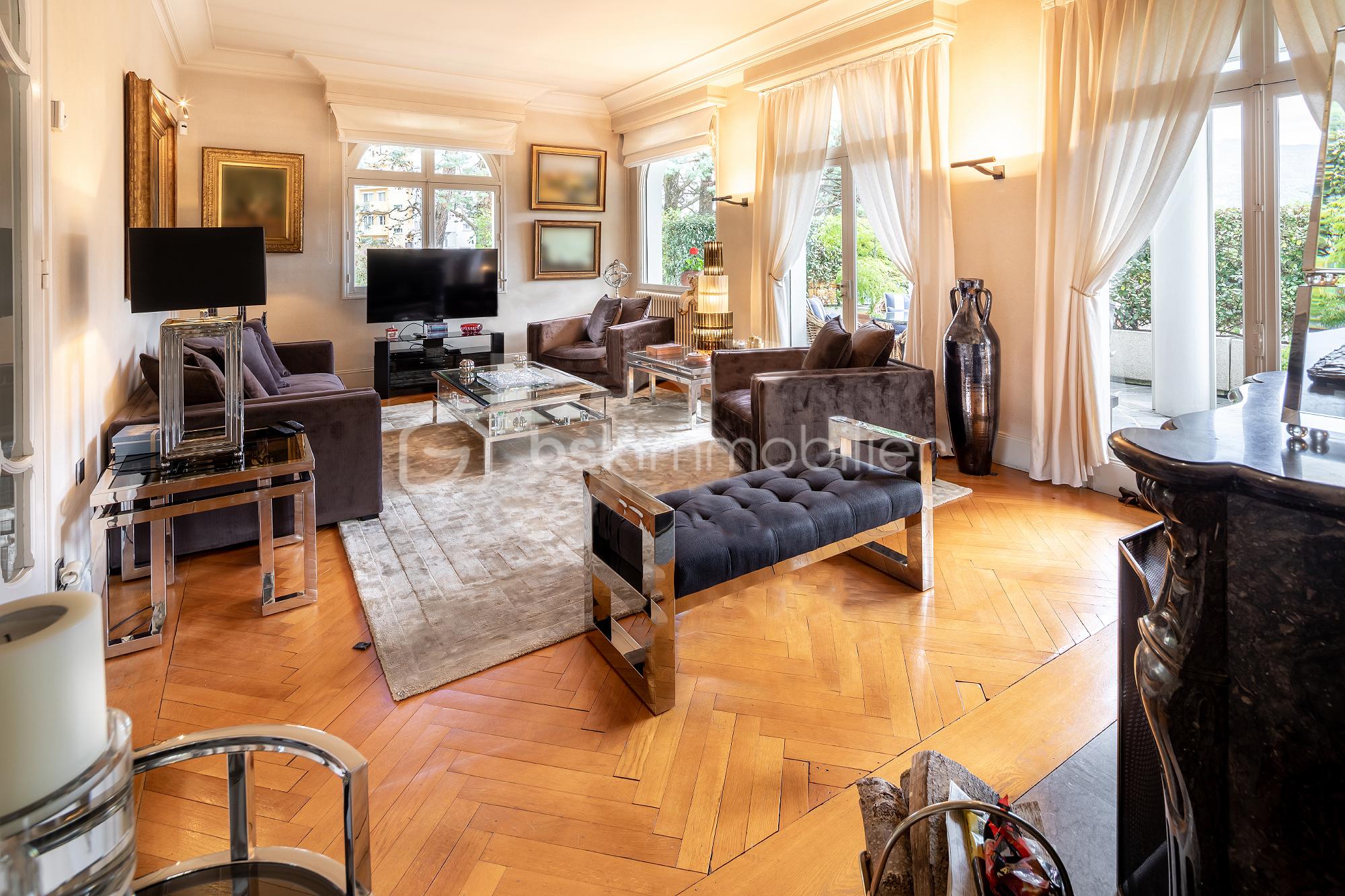Maison d architecte de 310,80 m² - Salon lourdes.jpg