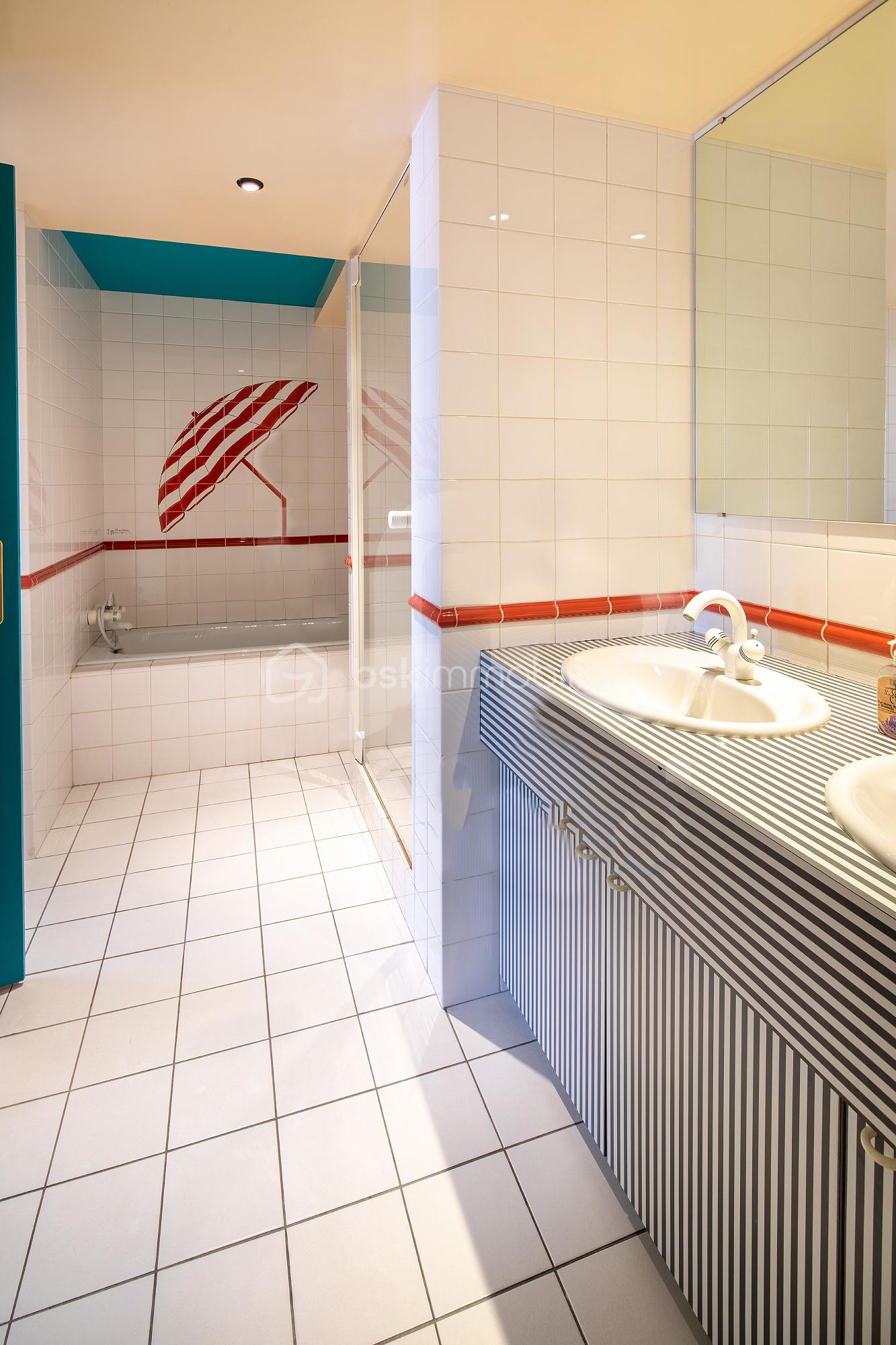 Maison d architecte de 310,80 m² - 18iad.jpg