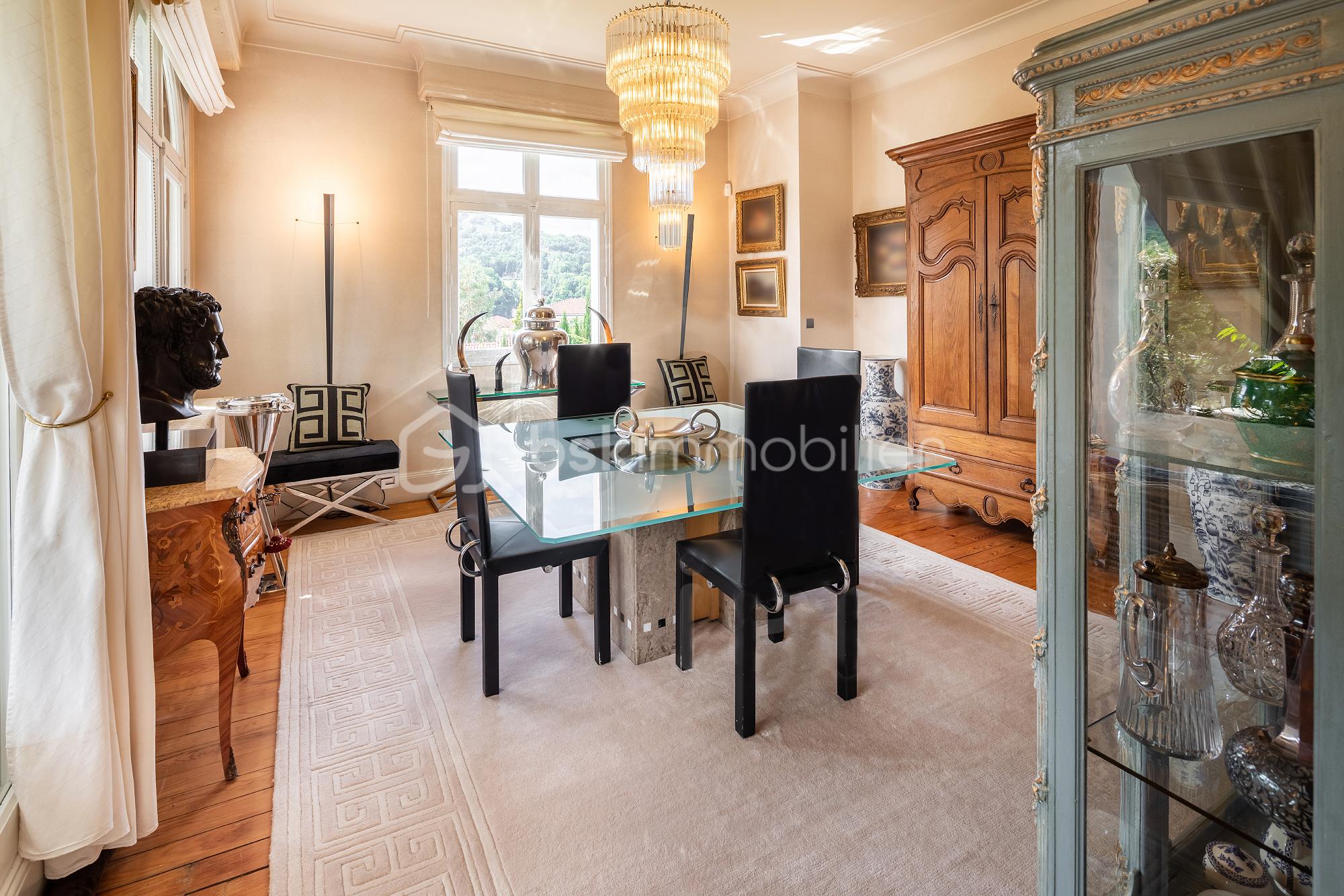 Maison d architecte de 310,80 m² - 6iad.jpg