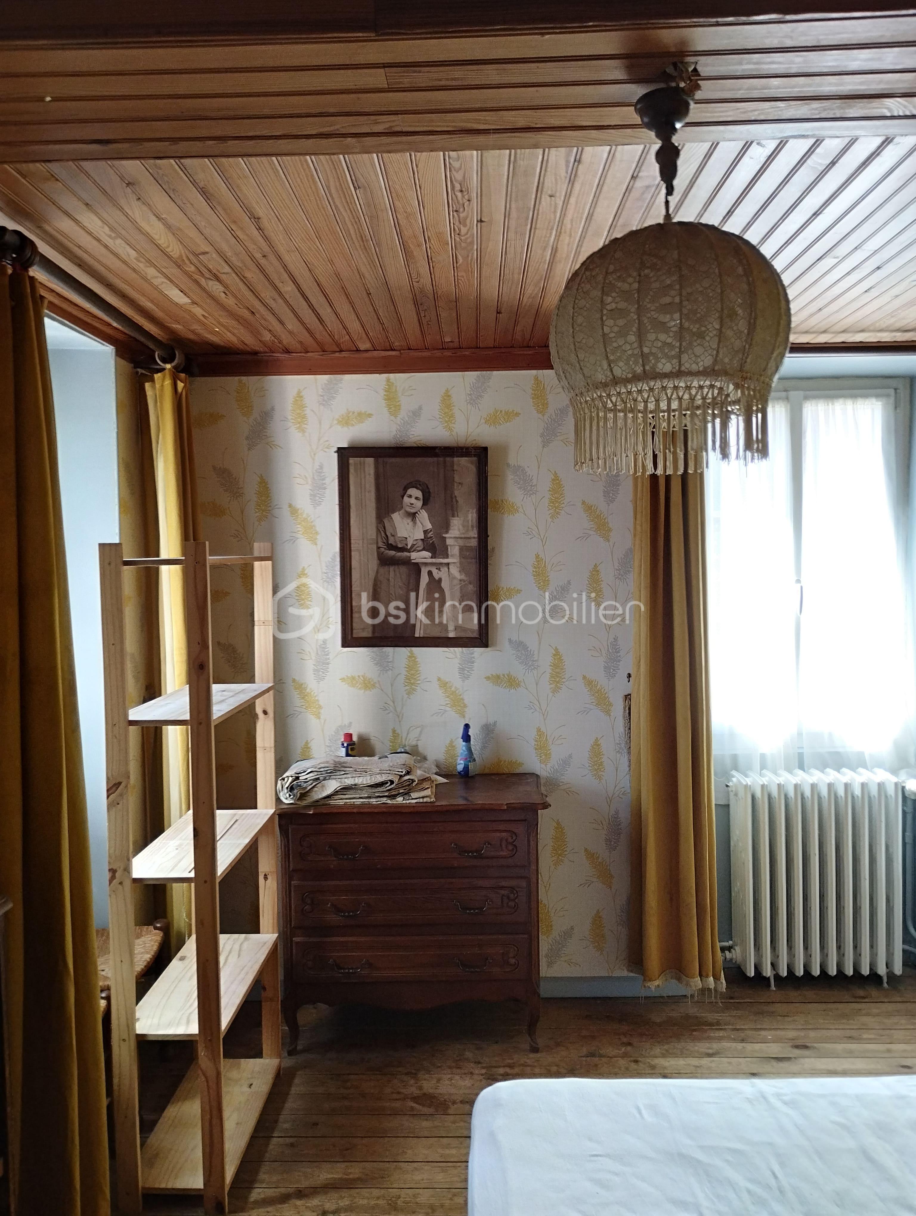Maison en pierre de 106 m² - Chambre (2).jpg