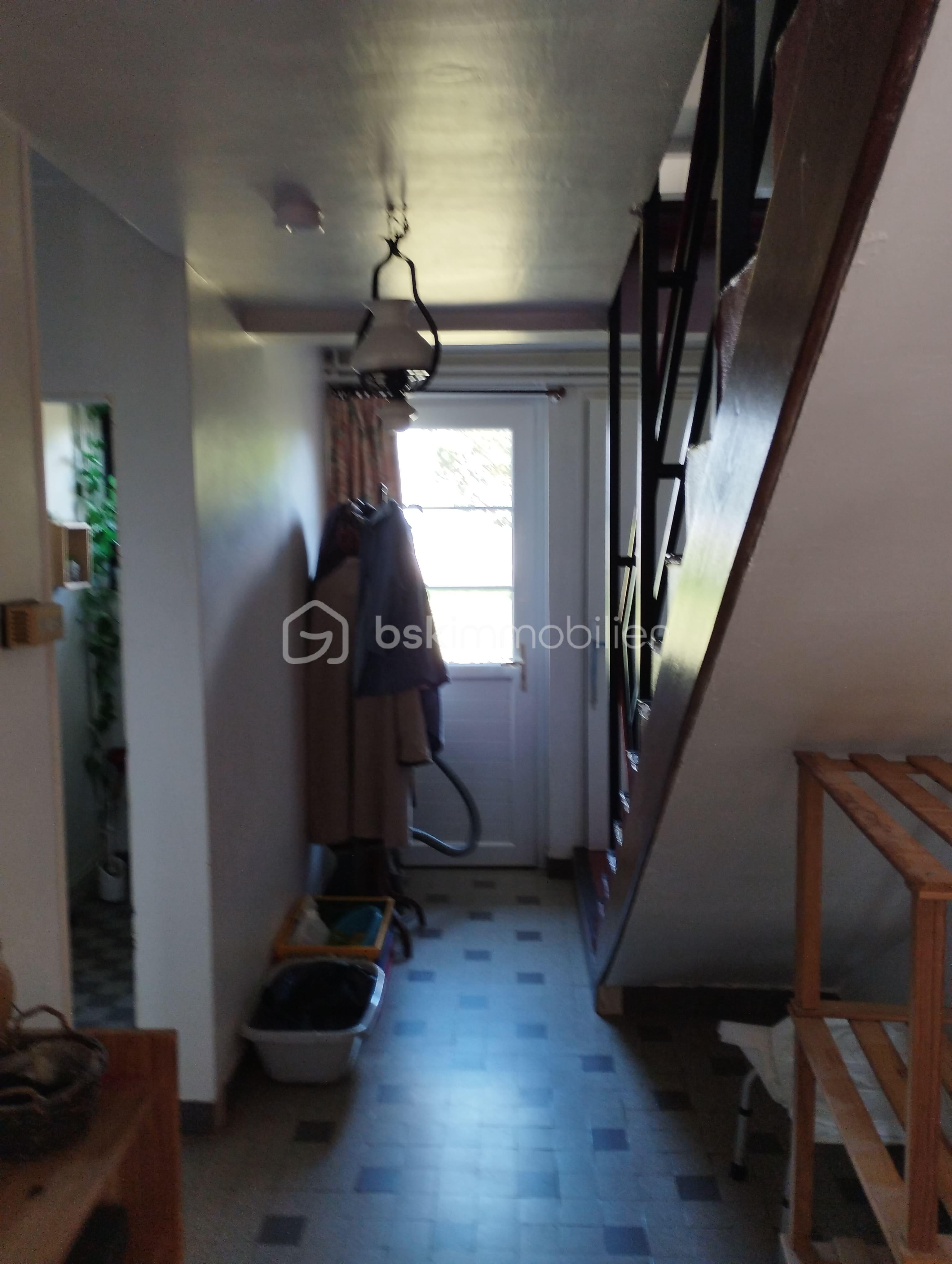 Maison en pierre de 106 m² - Escalier (1).jpg