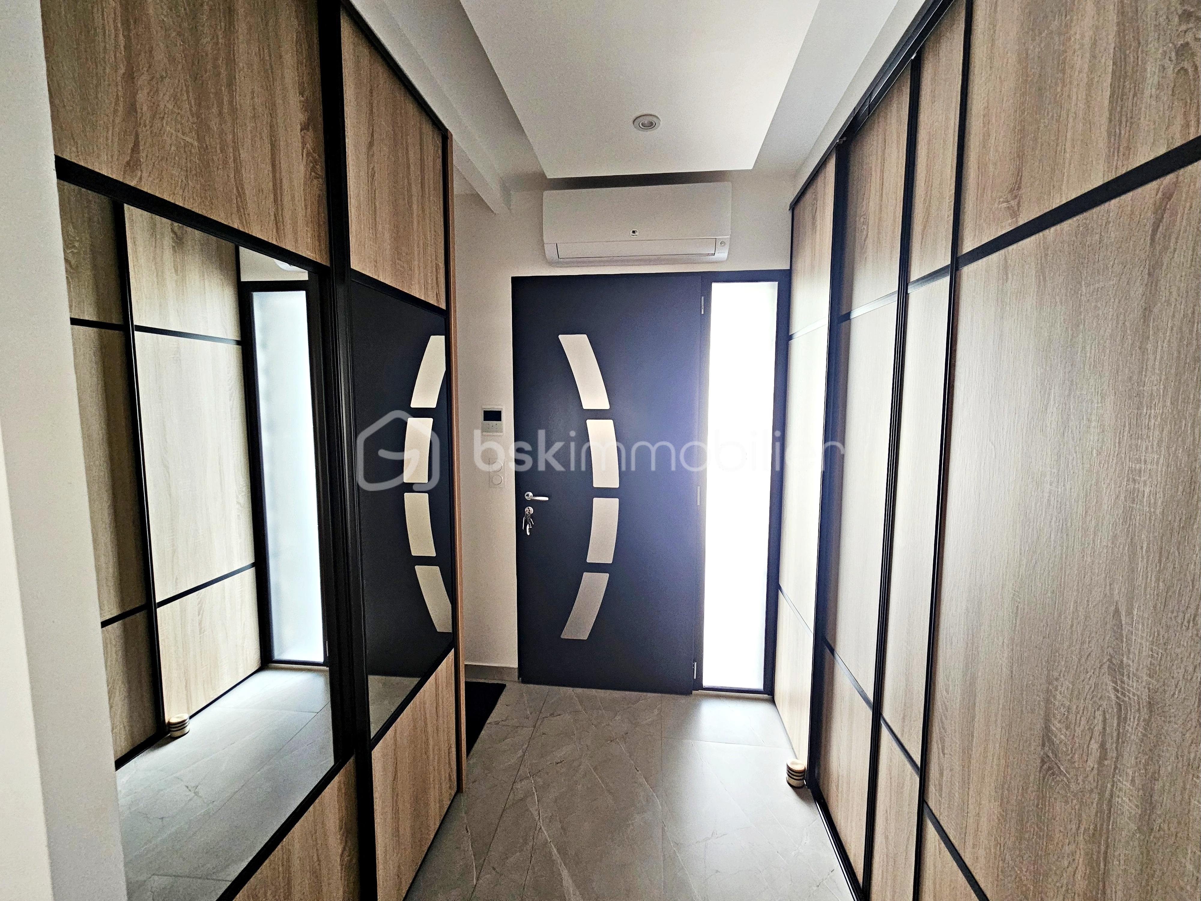 Maison contemporaine de 255 m² - Entrée maison.jpg
