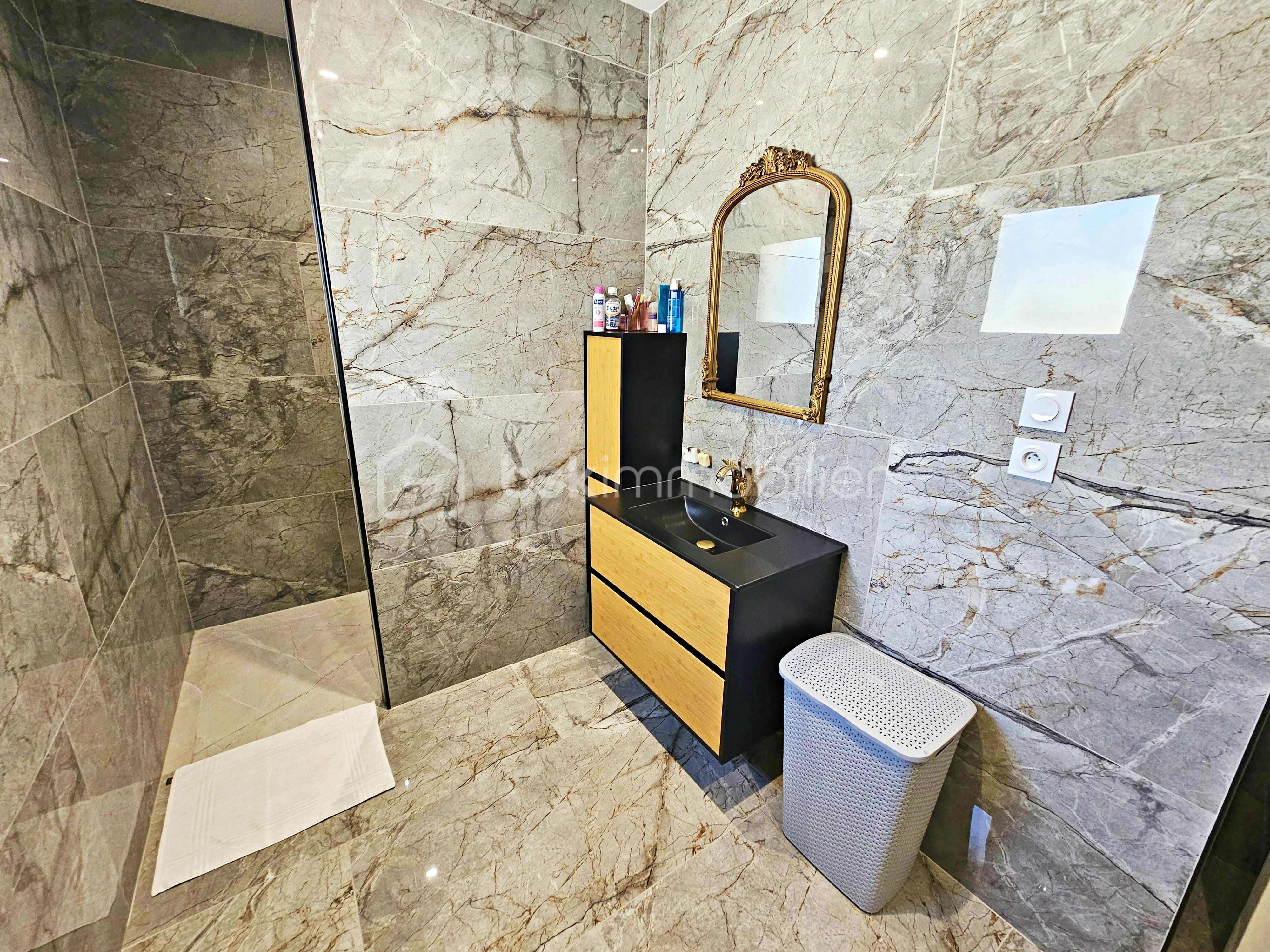 Maison contemporaine de 255 m² - sde.jpg