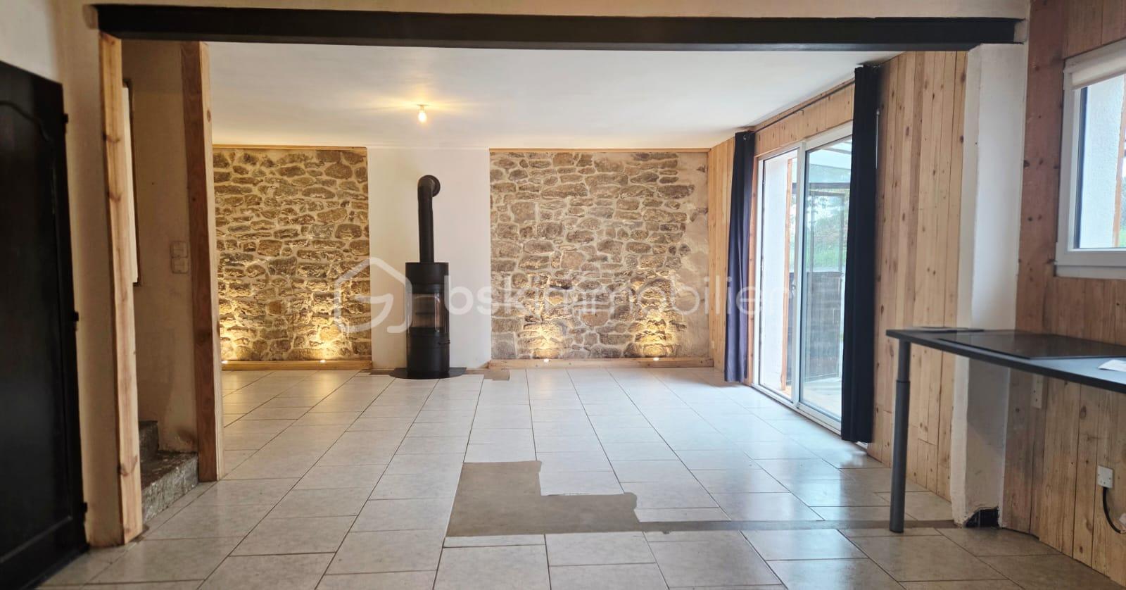 Maison en pierre de 125 m² - WhatsApp Image 2025-10-09 à 13.22.28_0d439517.jpg