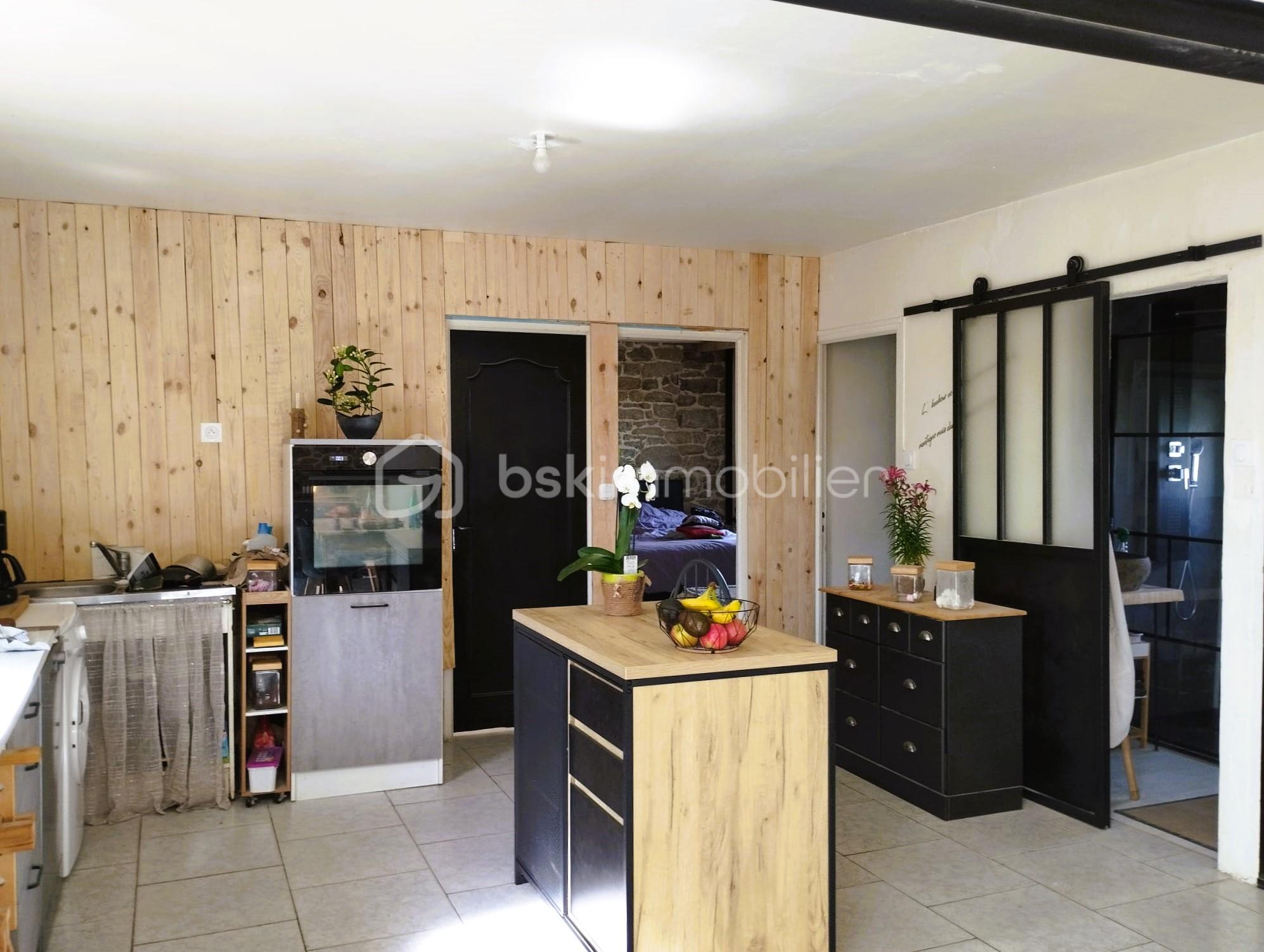 Maison en pierre de 124,99 m² - WhatsApp Image 2025-08-20 à 04.51.19_abd2af7c.jpg