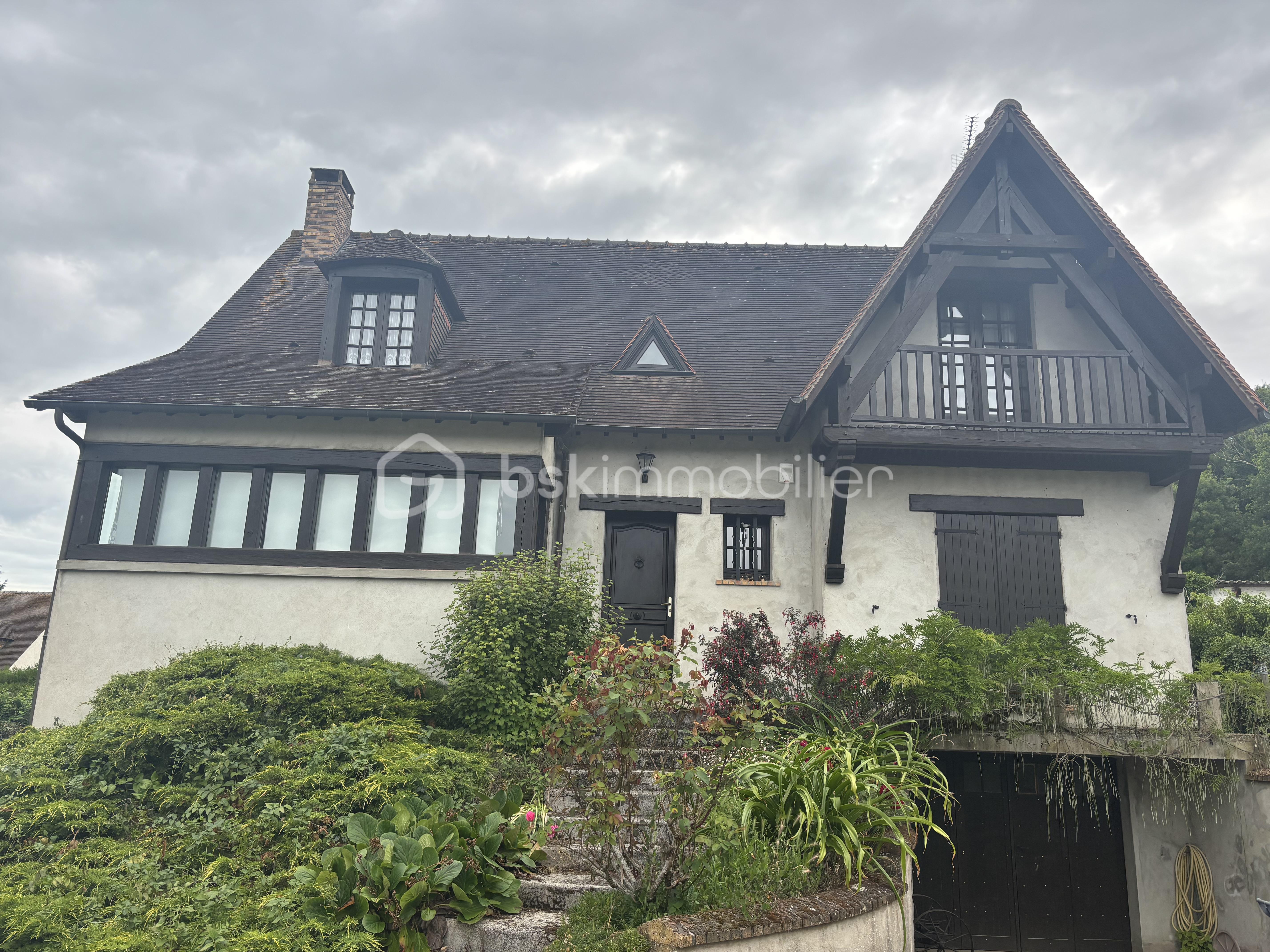 Maison de maitre de 160 m² - OZAN 9.jpg