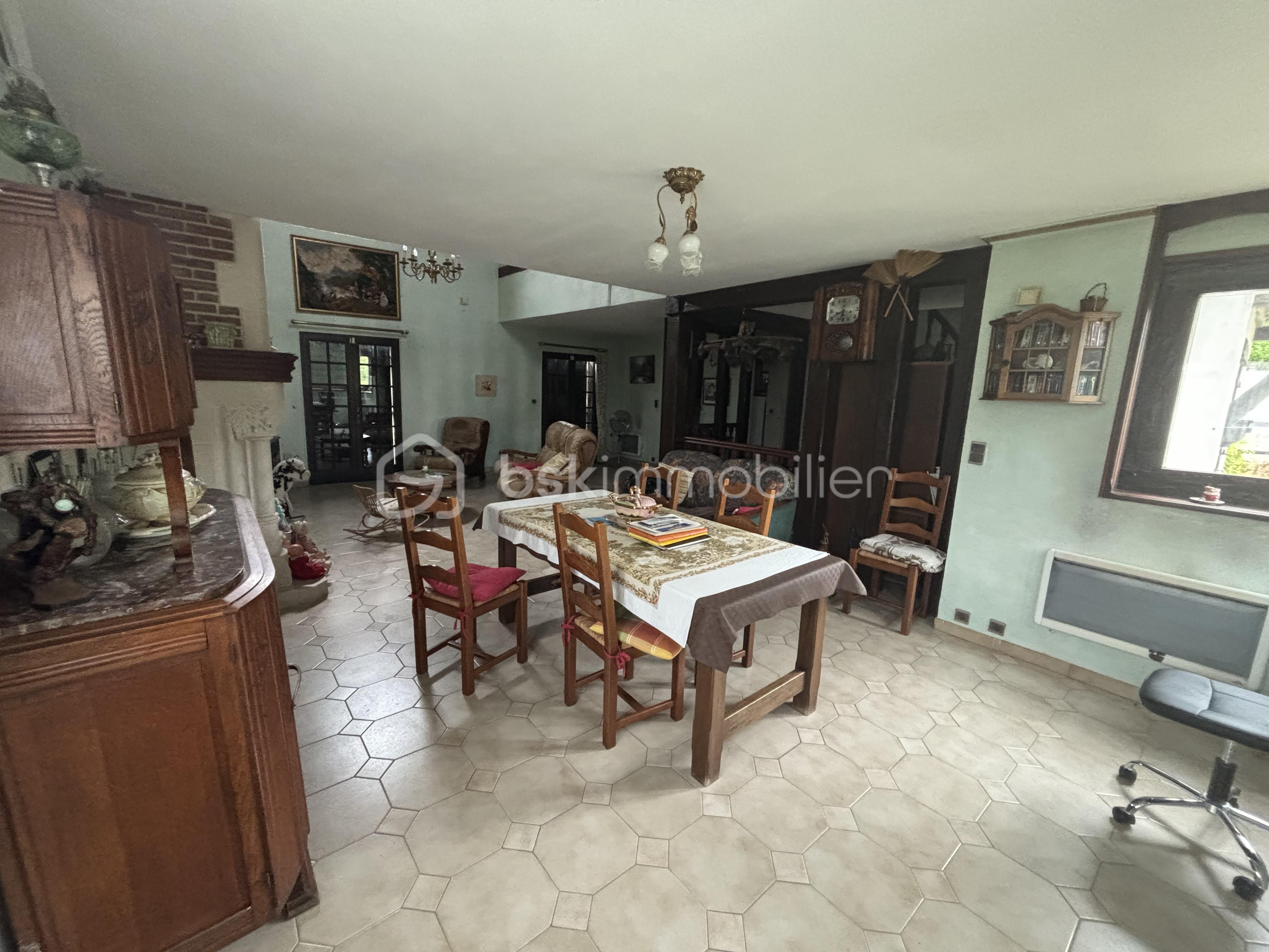 Maison de maitre de 160 m² - OZAN 4.jpg