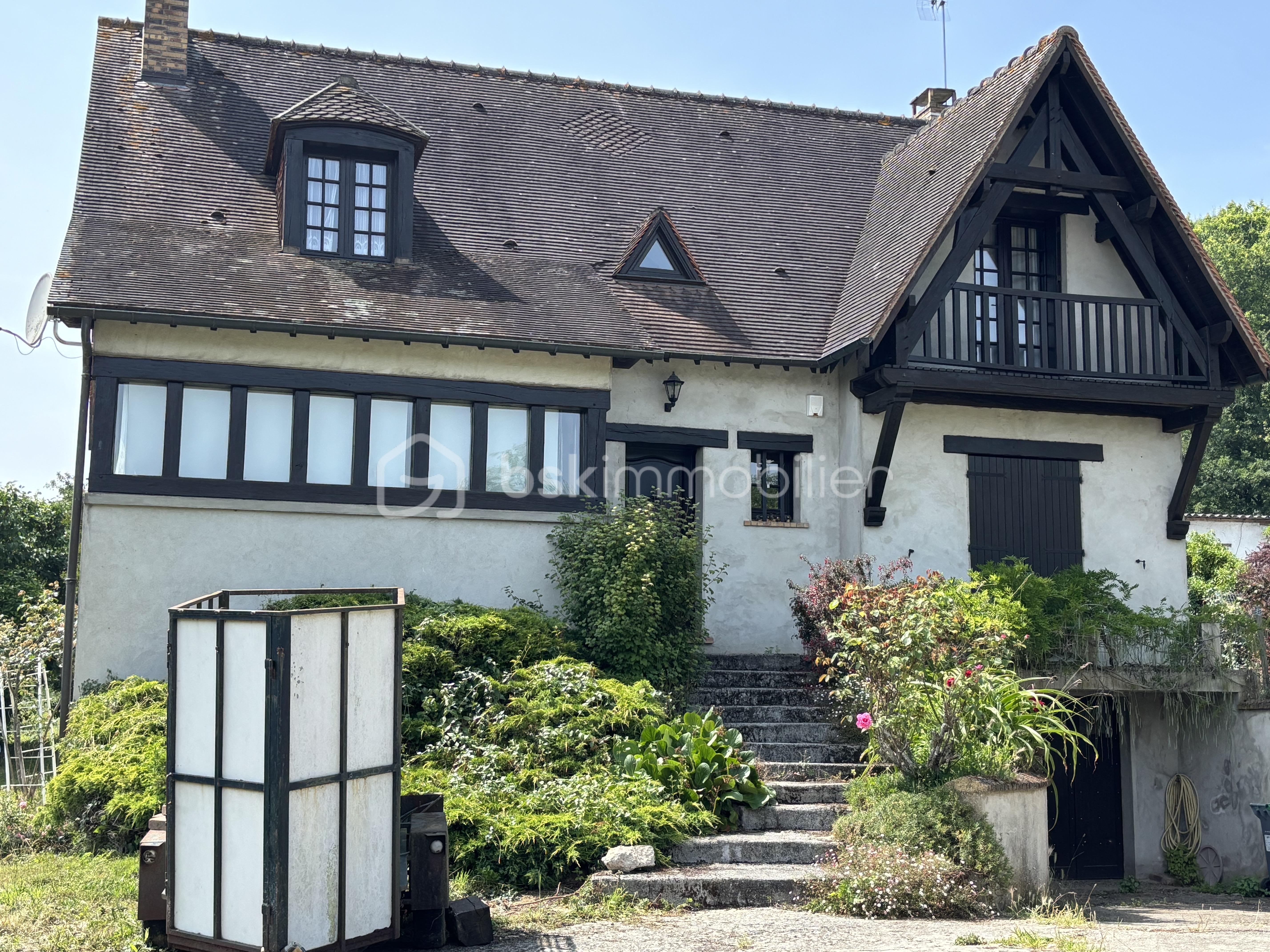 Maison de maitre de 160 m² - OZAN 3.jpeg