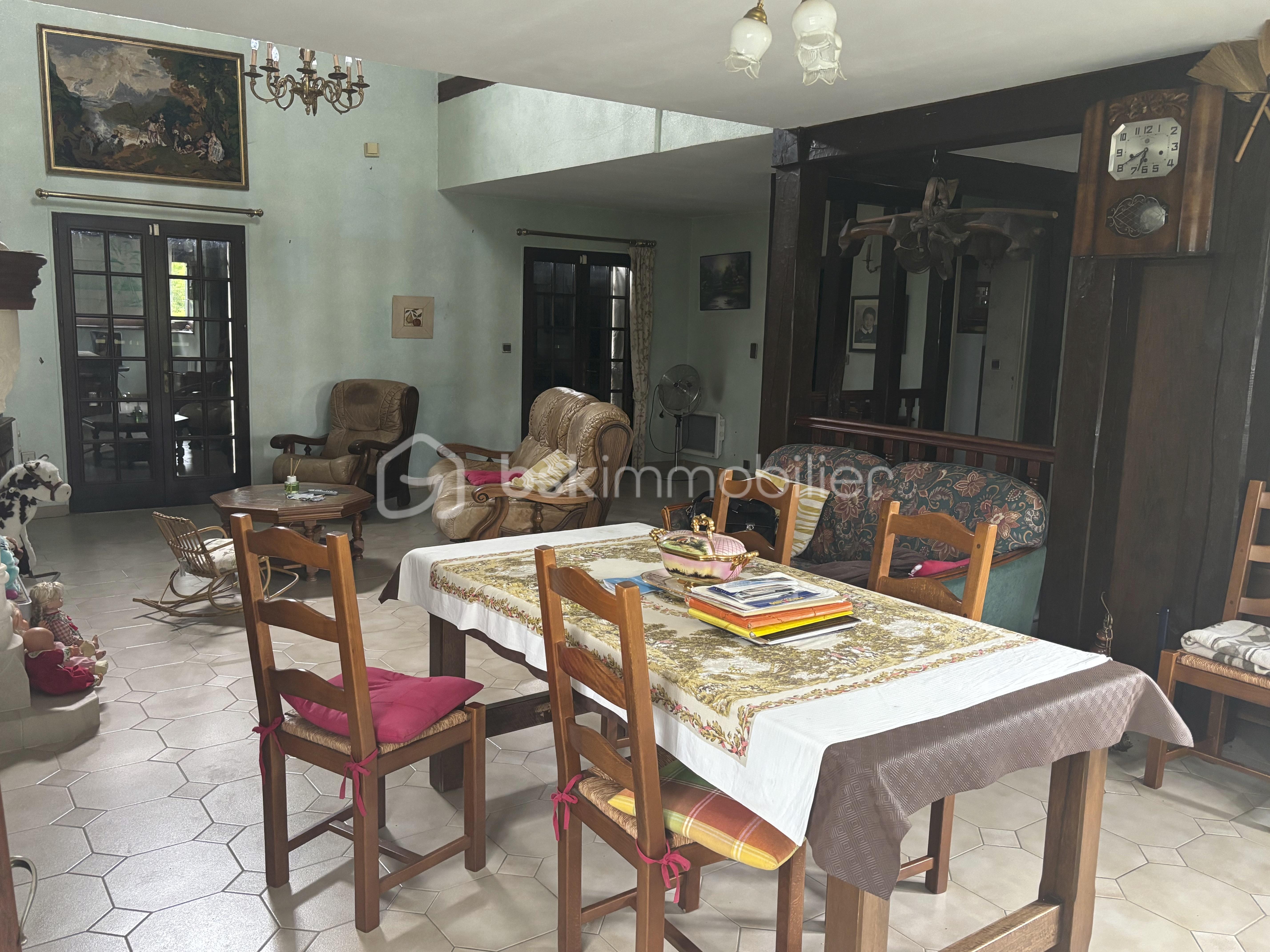 Maison de maitre de 160 m² - OZAN 13.jpg