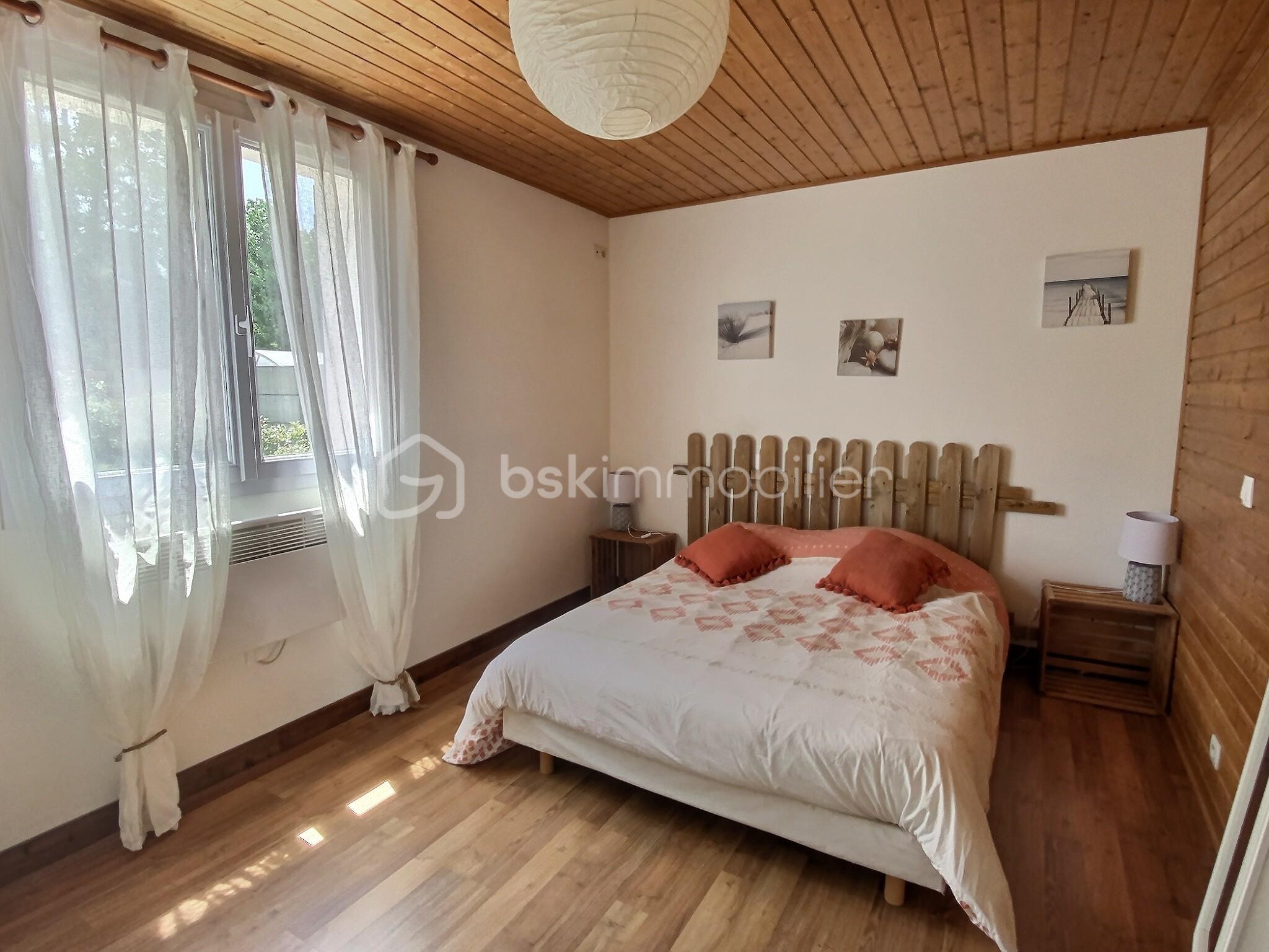 Maison de 163 m² - CHAMBRE APT EXPOSIO 062024.jpg