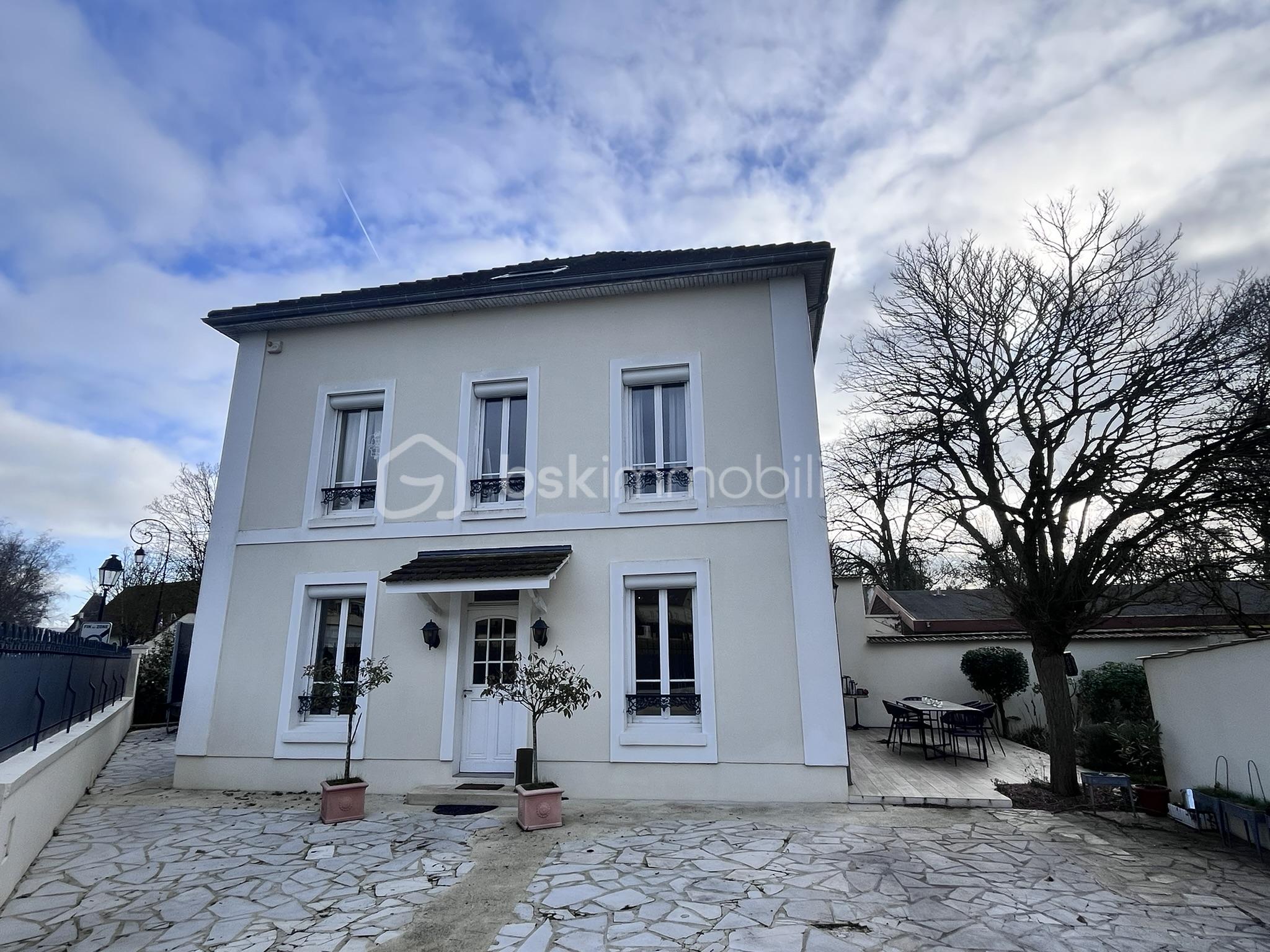 Maison 7 pièces 160 m² · à Claye-Souilly · 160 m² · 585 000 €