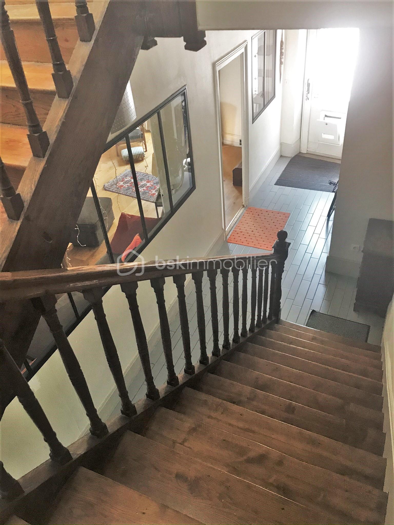 2b-Entrée escalier.JPEG