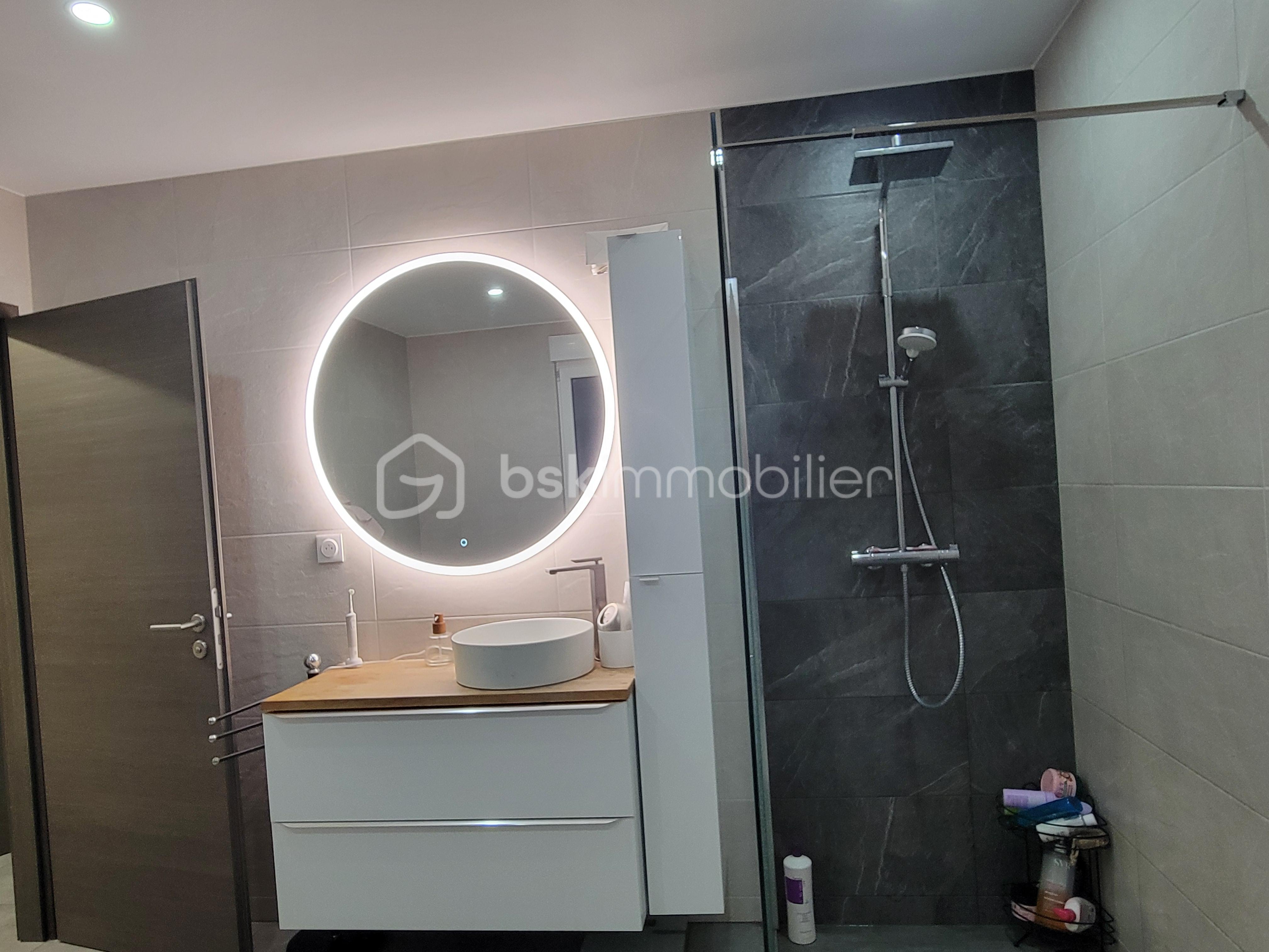 Maison de 110 m² - sdb 2.jpg