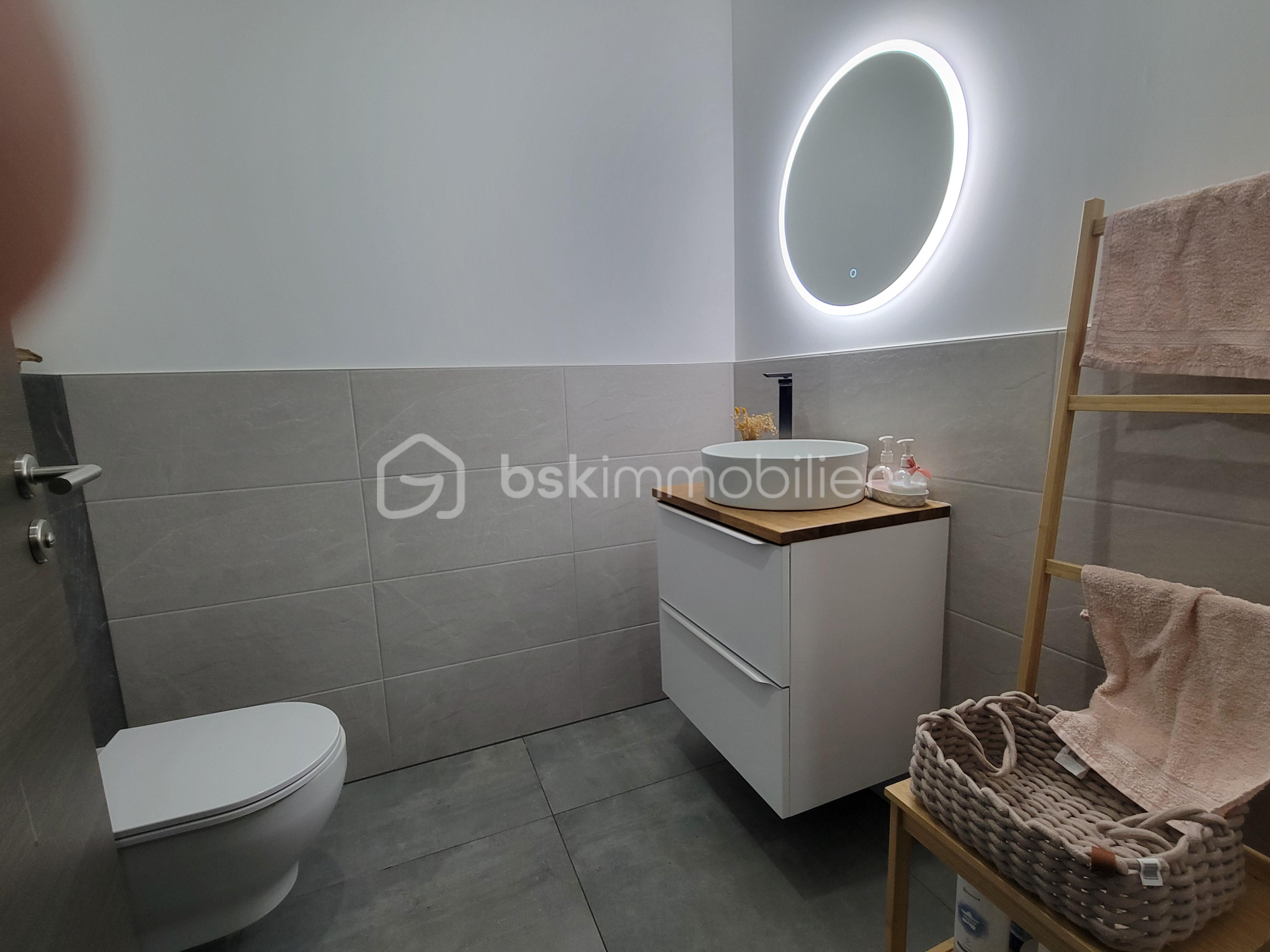 Maison de 110 m² - wc rdc.jpg