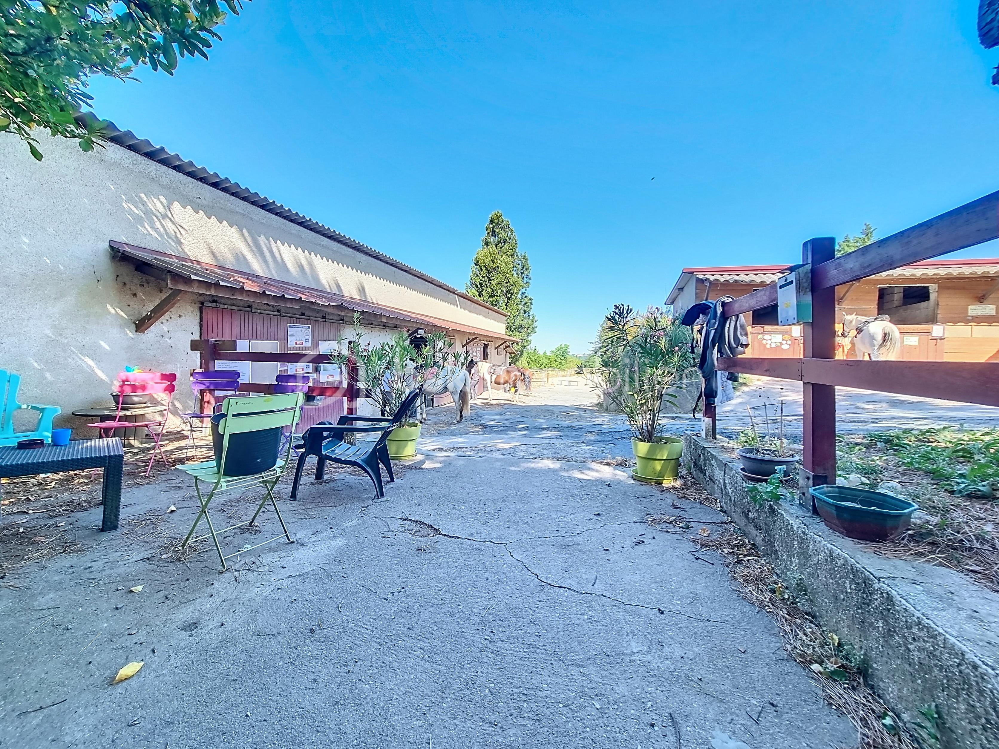 Corps de ferme de 250 m² - ecurie-yabas_00034.jpg