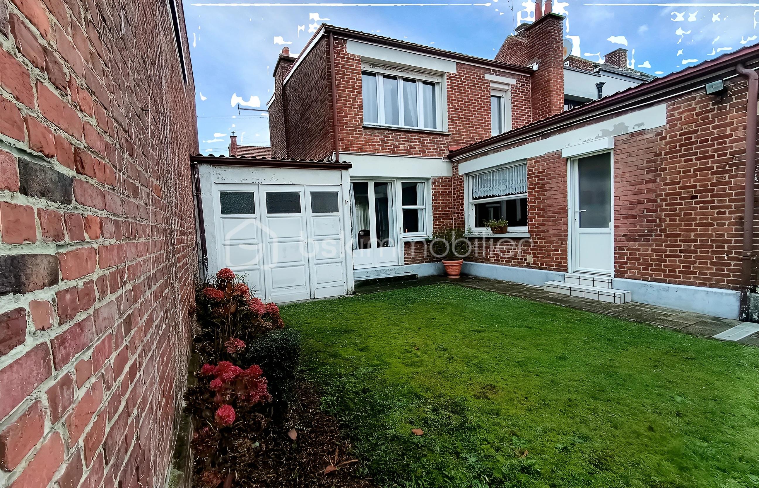 Maison traditionnelle de 107,25 m² - HB CATH TERRASSE OK EN L ETAThoqi-photo (1) (1).jpg