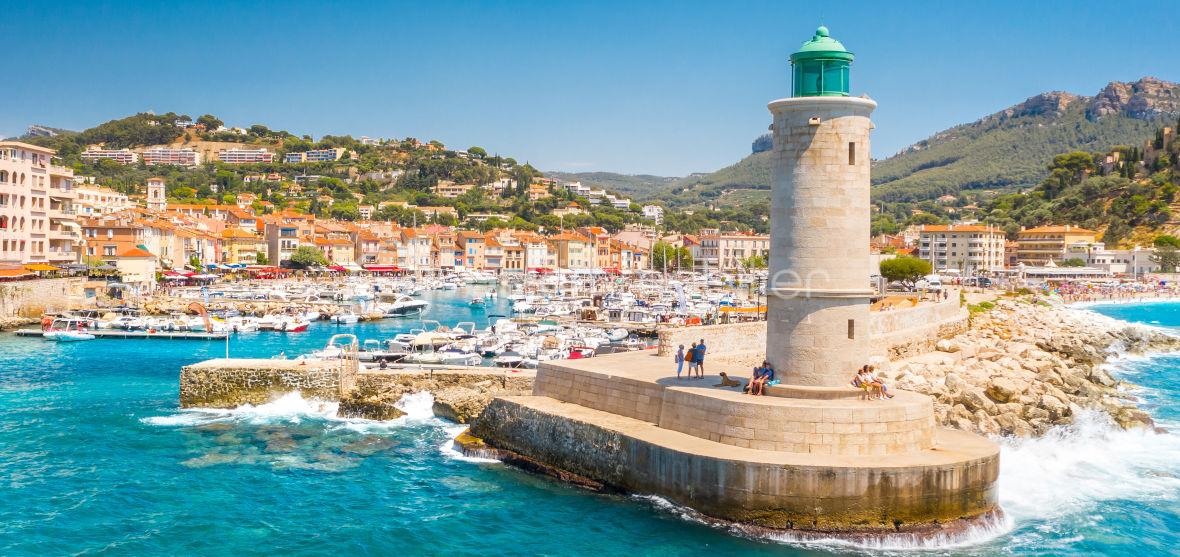 Maison contemporaine de 375 m² - entree-port-de-cassis.jpeg