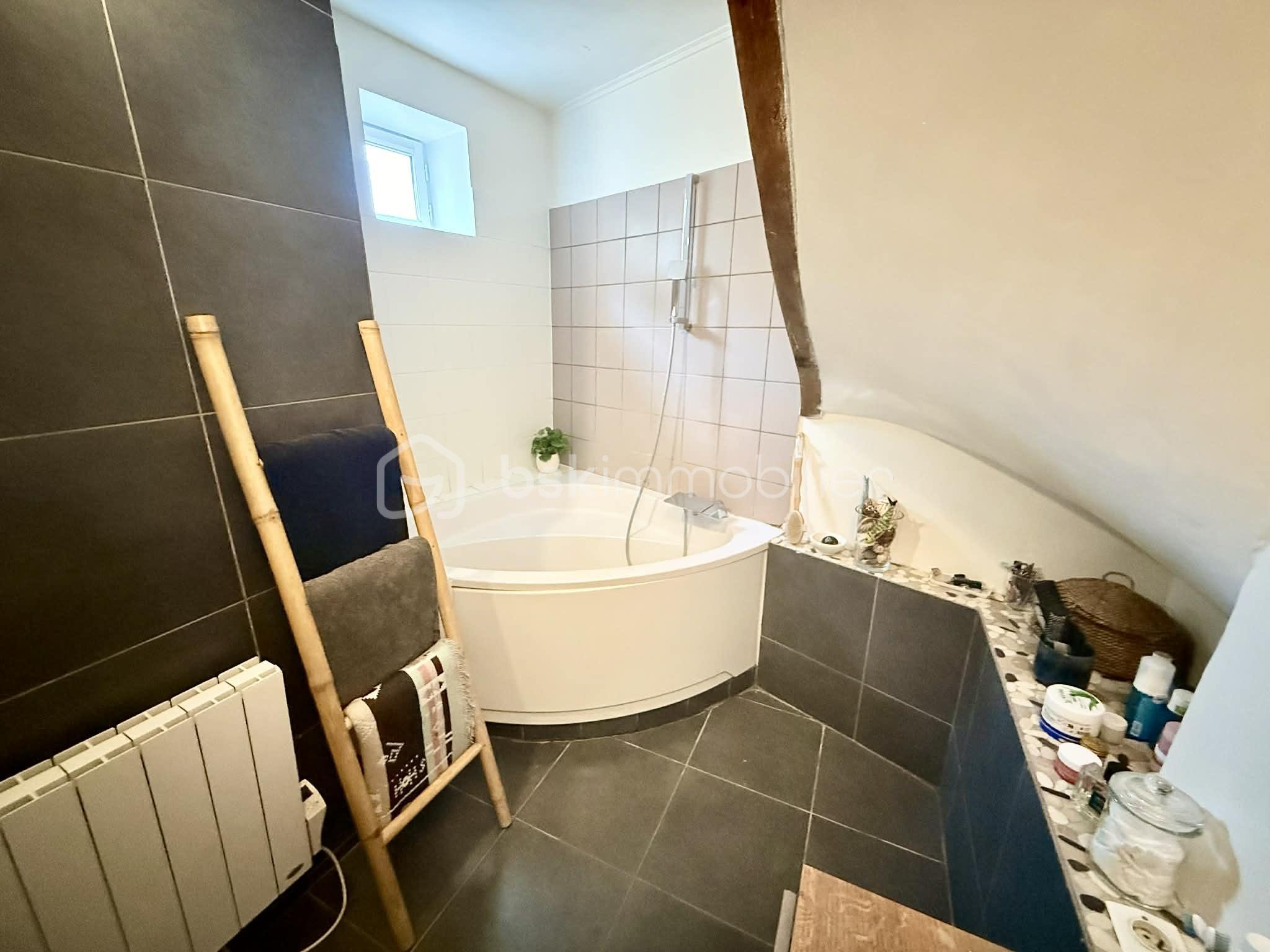 Maison de 110 m² - fa85dc48-2c6f-4bc3-bf57-a33b60a5a390.jpg